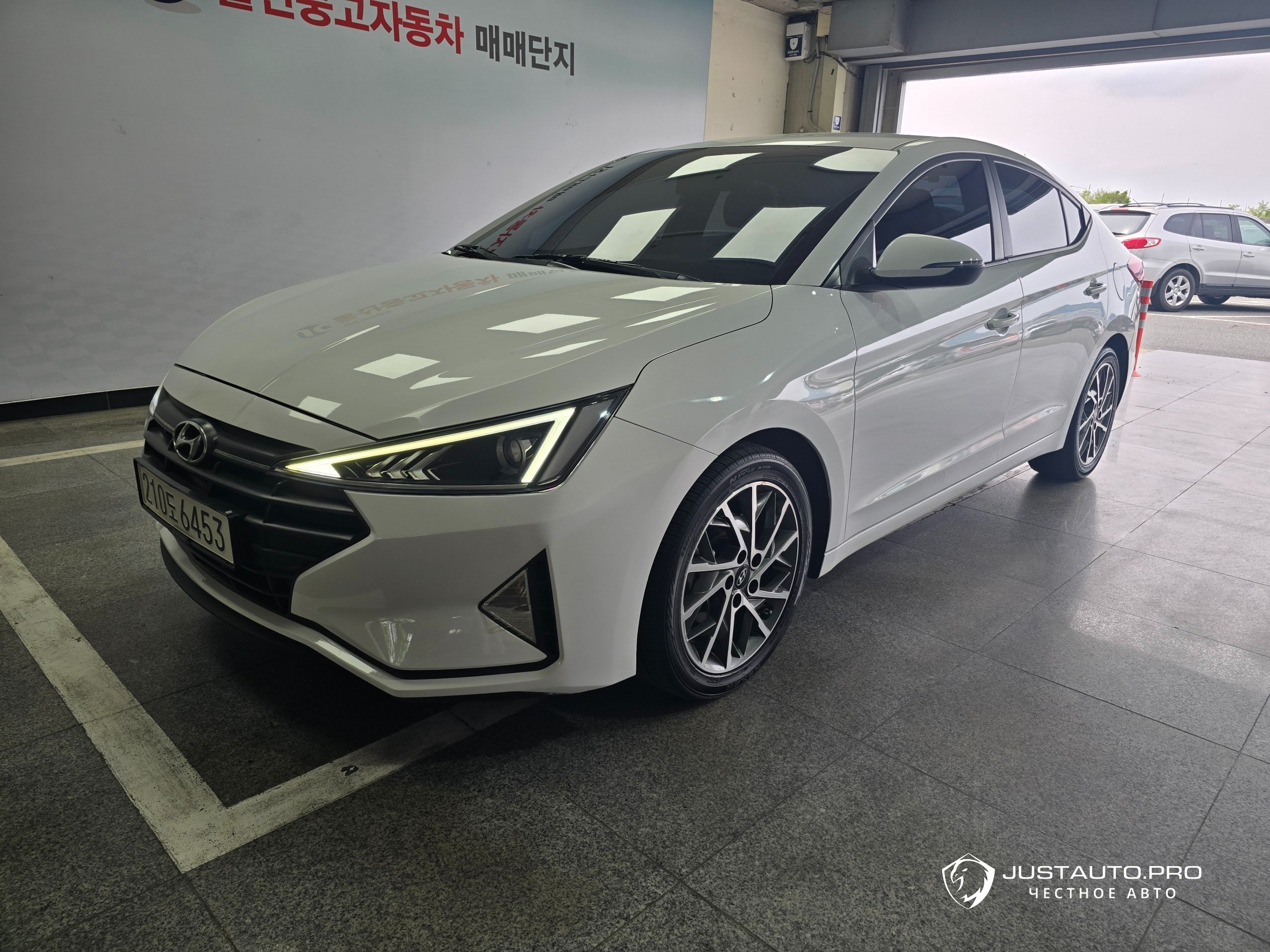 Автомобиль Hyundai AVANTE