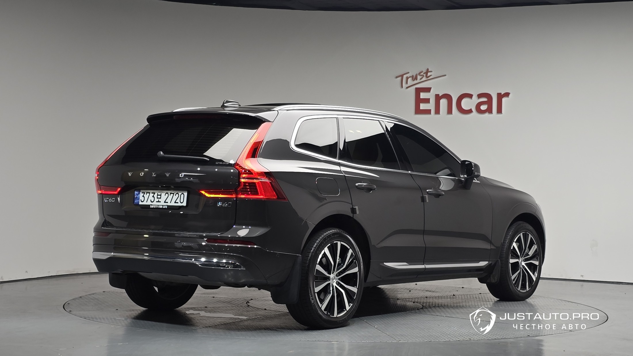 Автомобиль Volvo XC60
