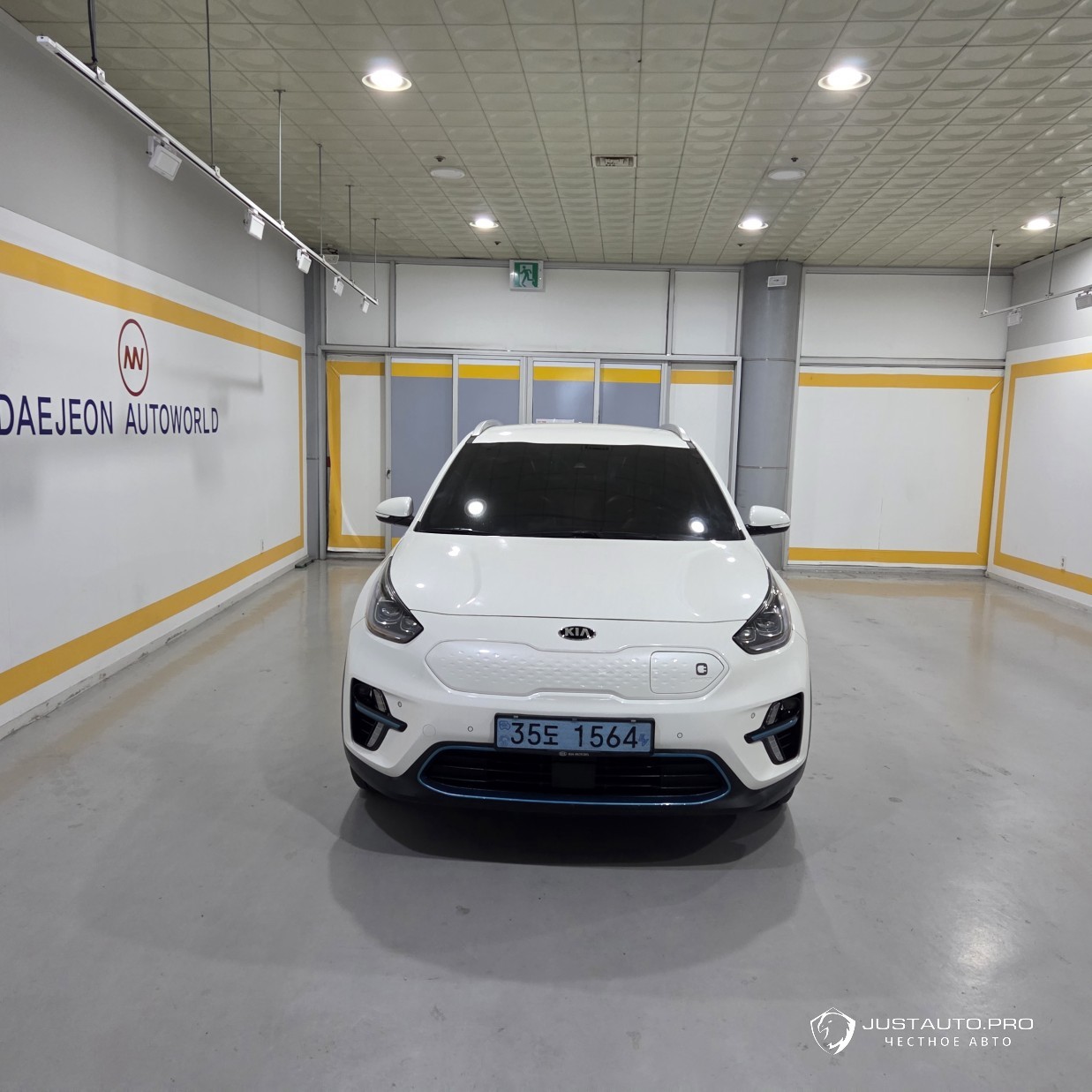 Автомобиль Kia Niro