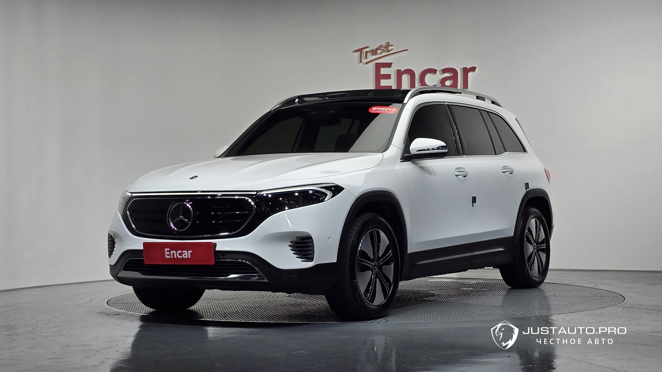 Автомобиль Mercedes-Benz EQB
