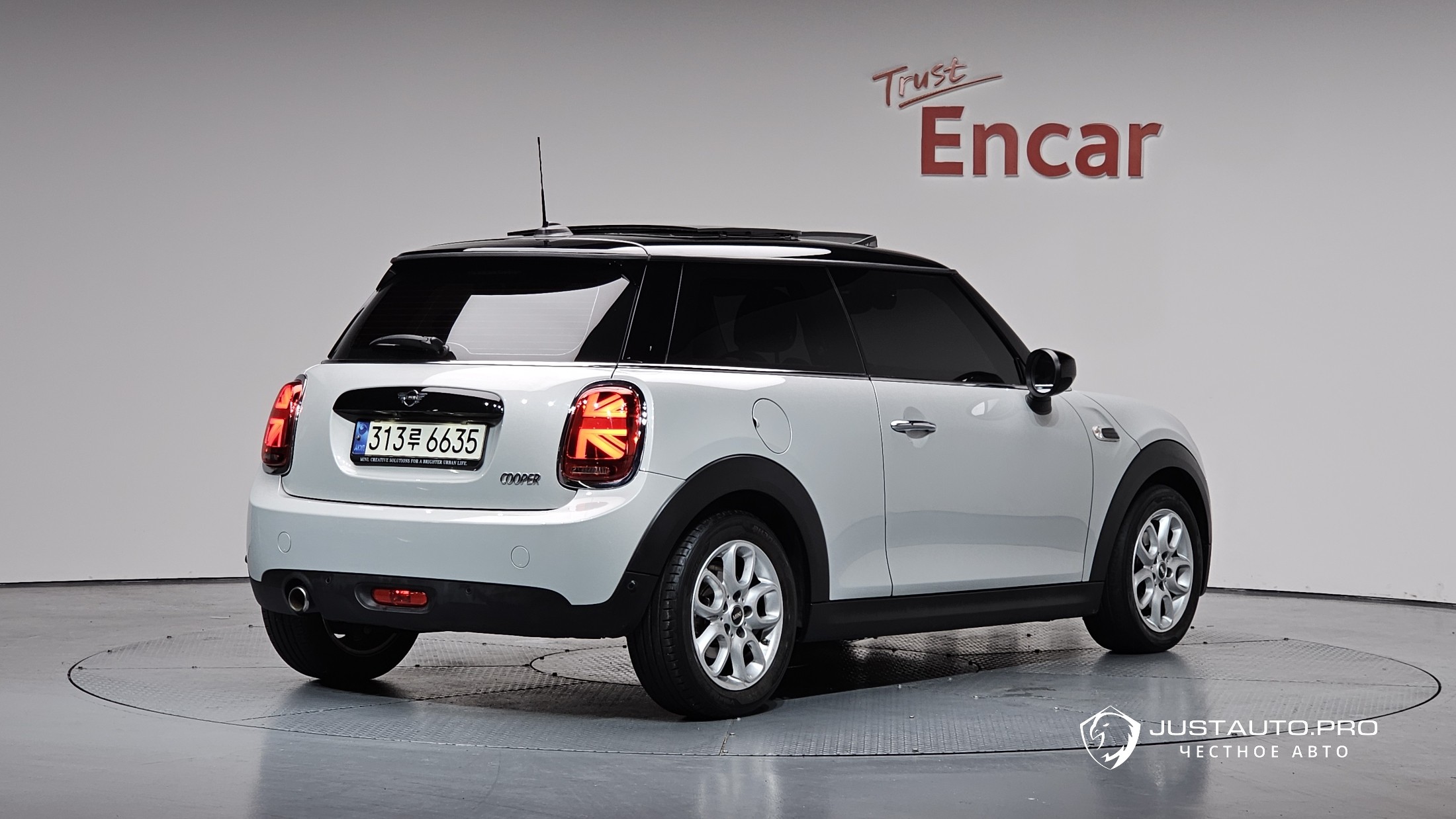 Автомобиль Mini Cooper
