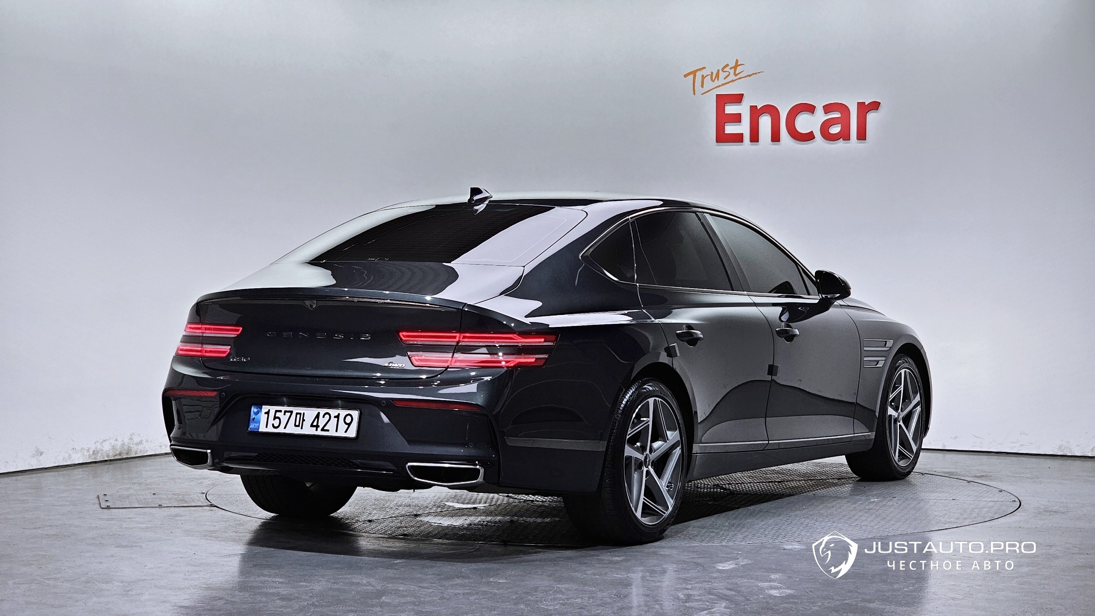 Автомобиль Genesis G80