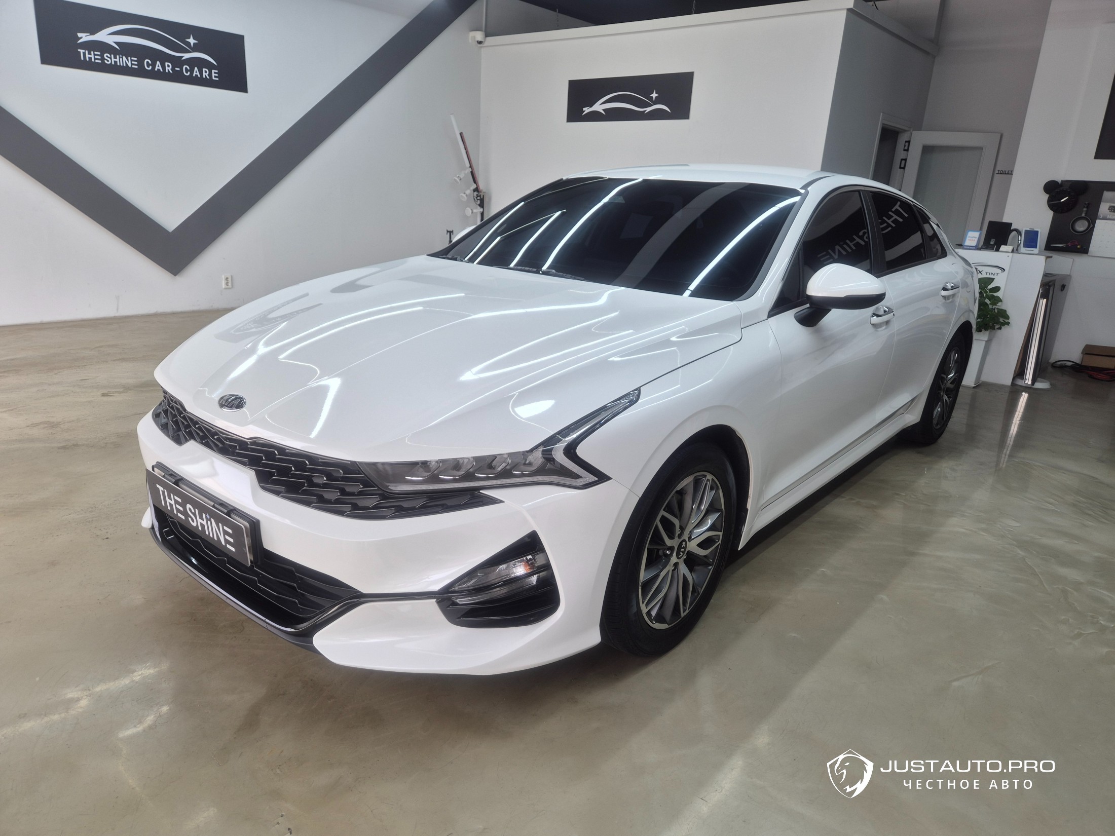 Автомобиль Kia K5
