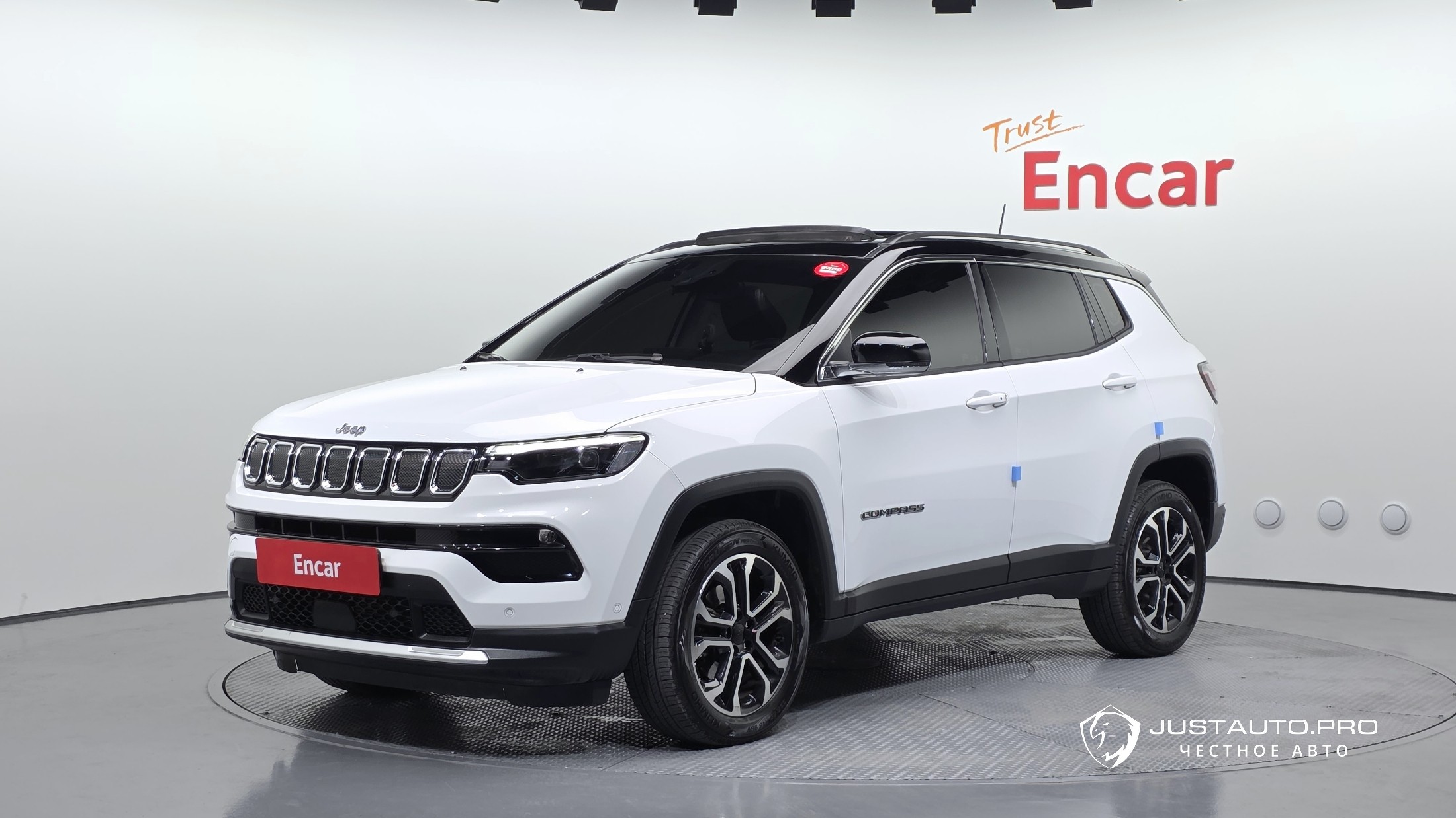 Автомобиль Jeep Compass