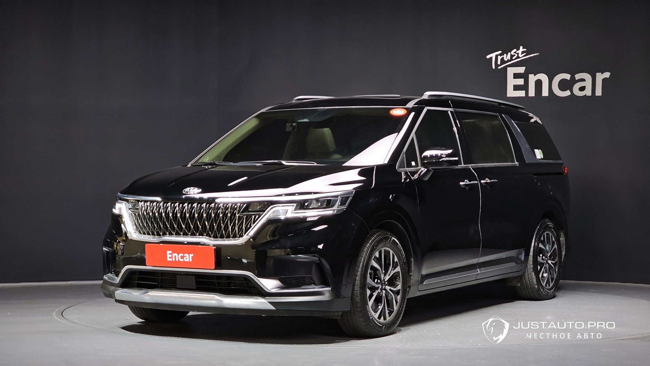 Автомобиль Kia Canival