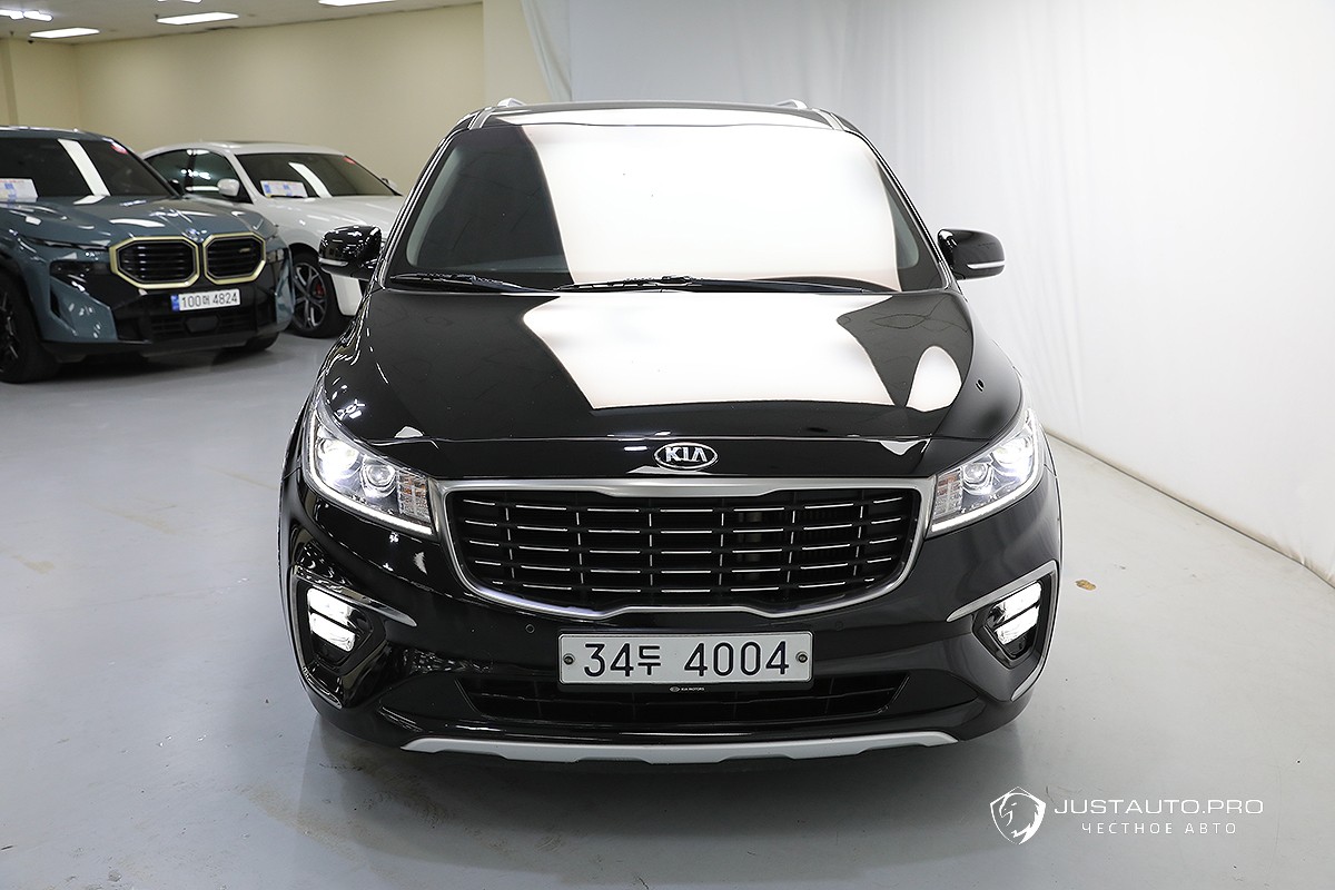 Автомобиль Kia Canival