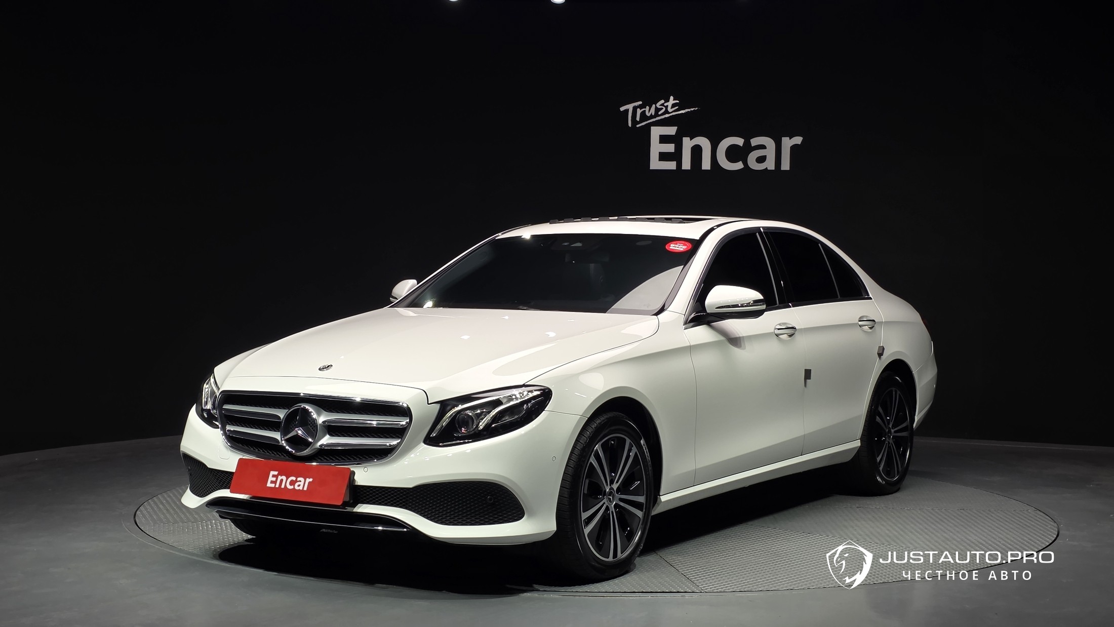 Автомобиль Mercedes-Benz E-Class