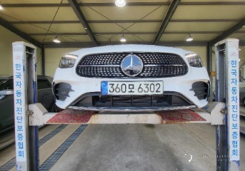 Автомобиль Mercedes-Benz E-Class