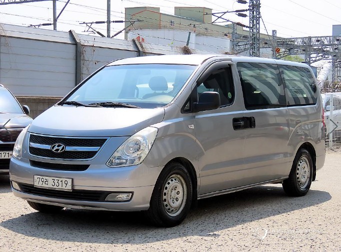 Автомобиль Hyundai Starex
