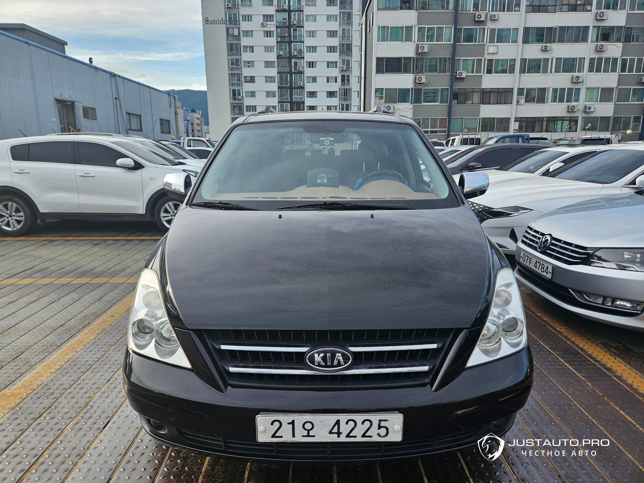 Автомобиль Kia Canival