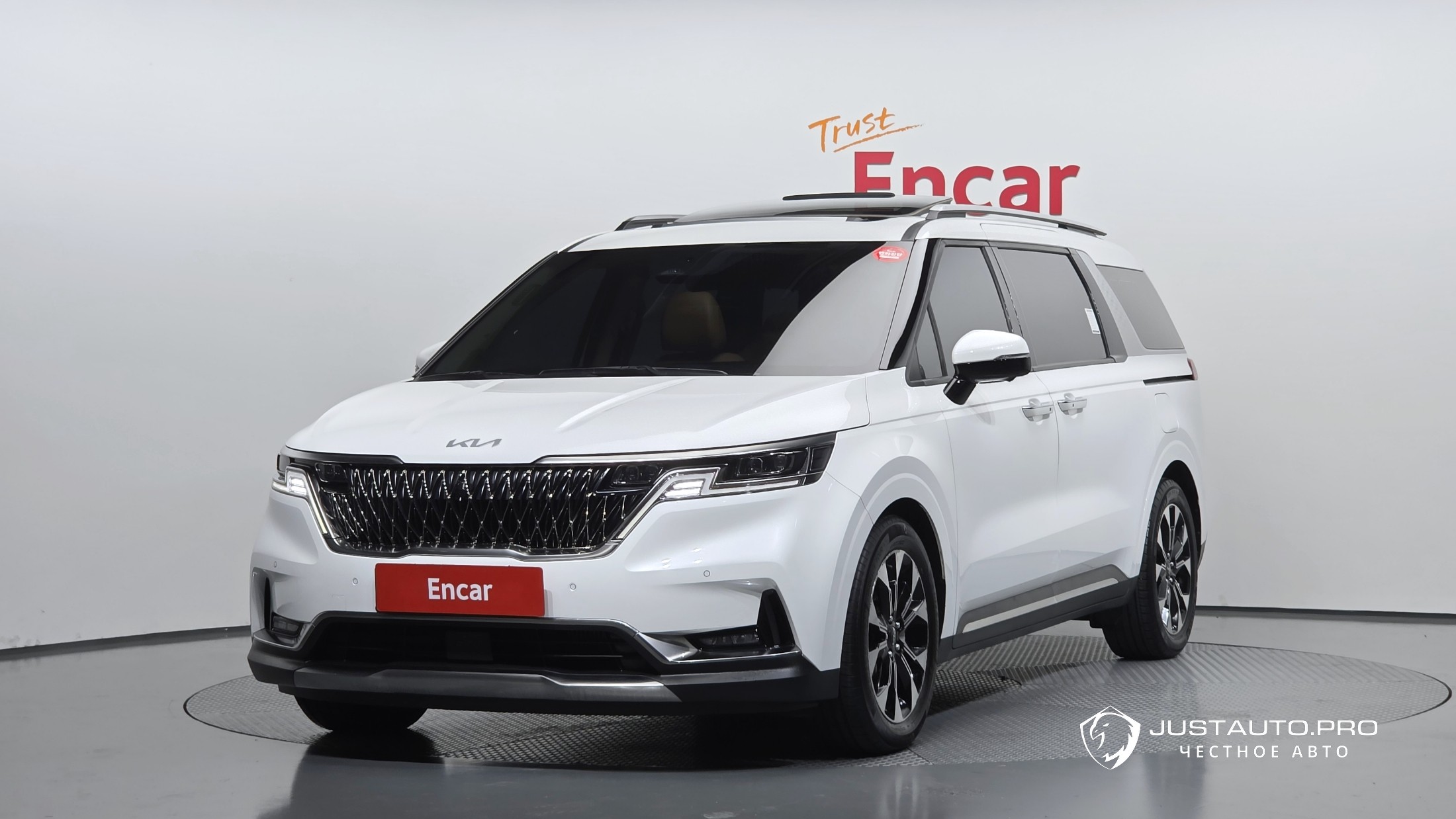 Автомобиль Kia Canival