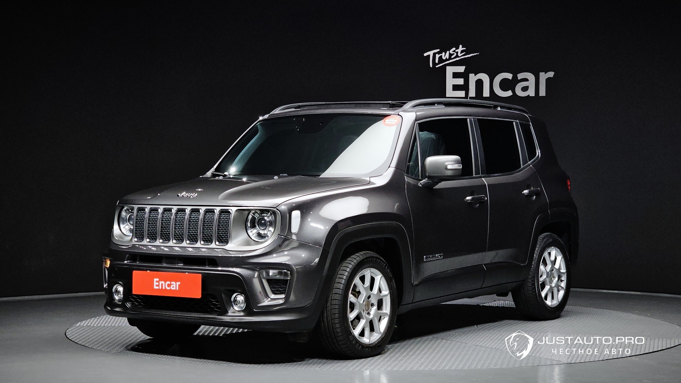 Автомобиль Jeep Renegade