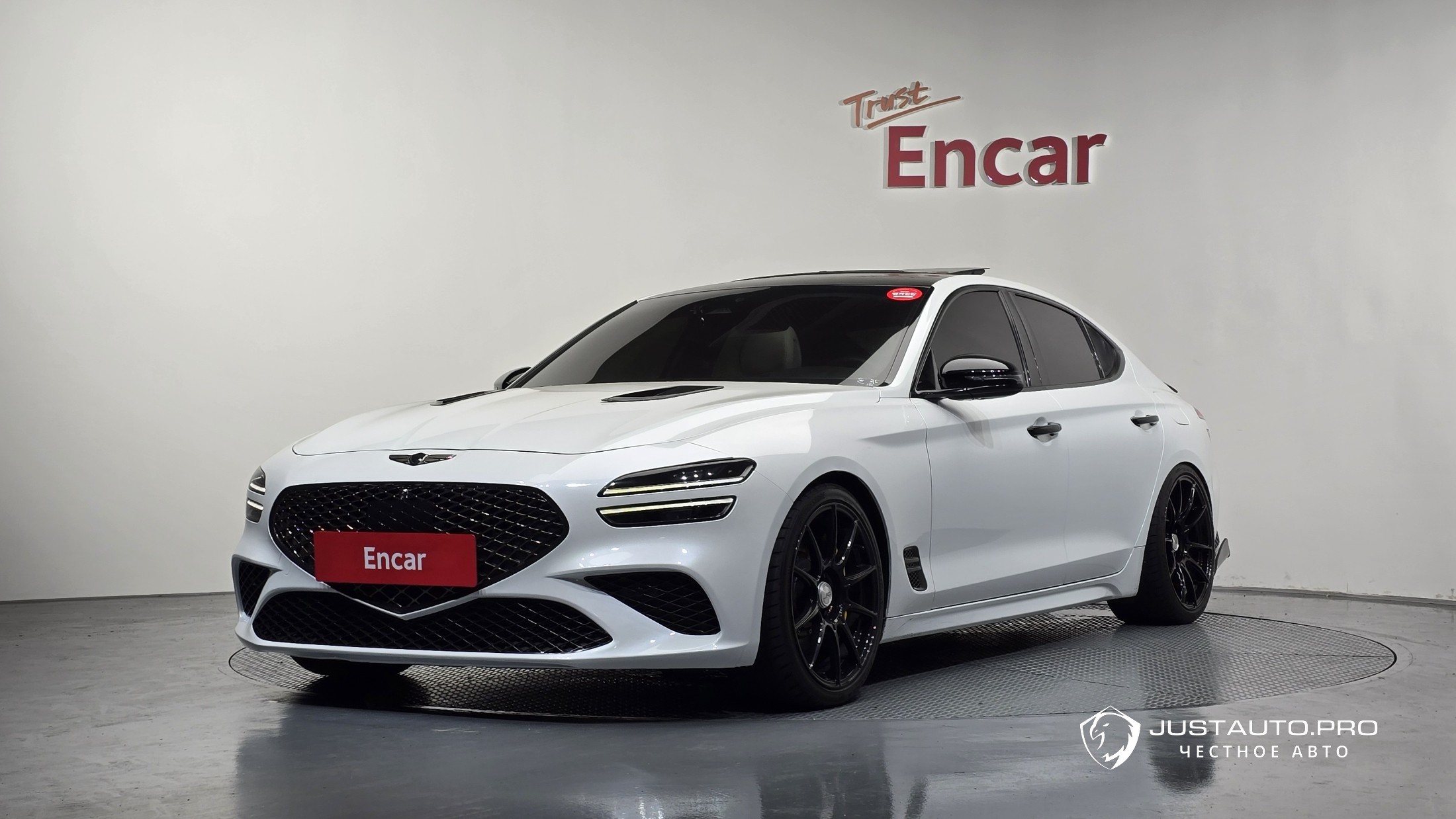 Автомобиль Genesis G70