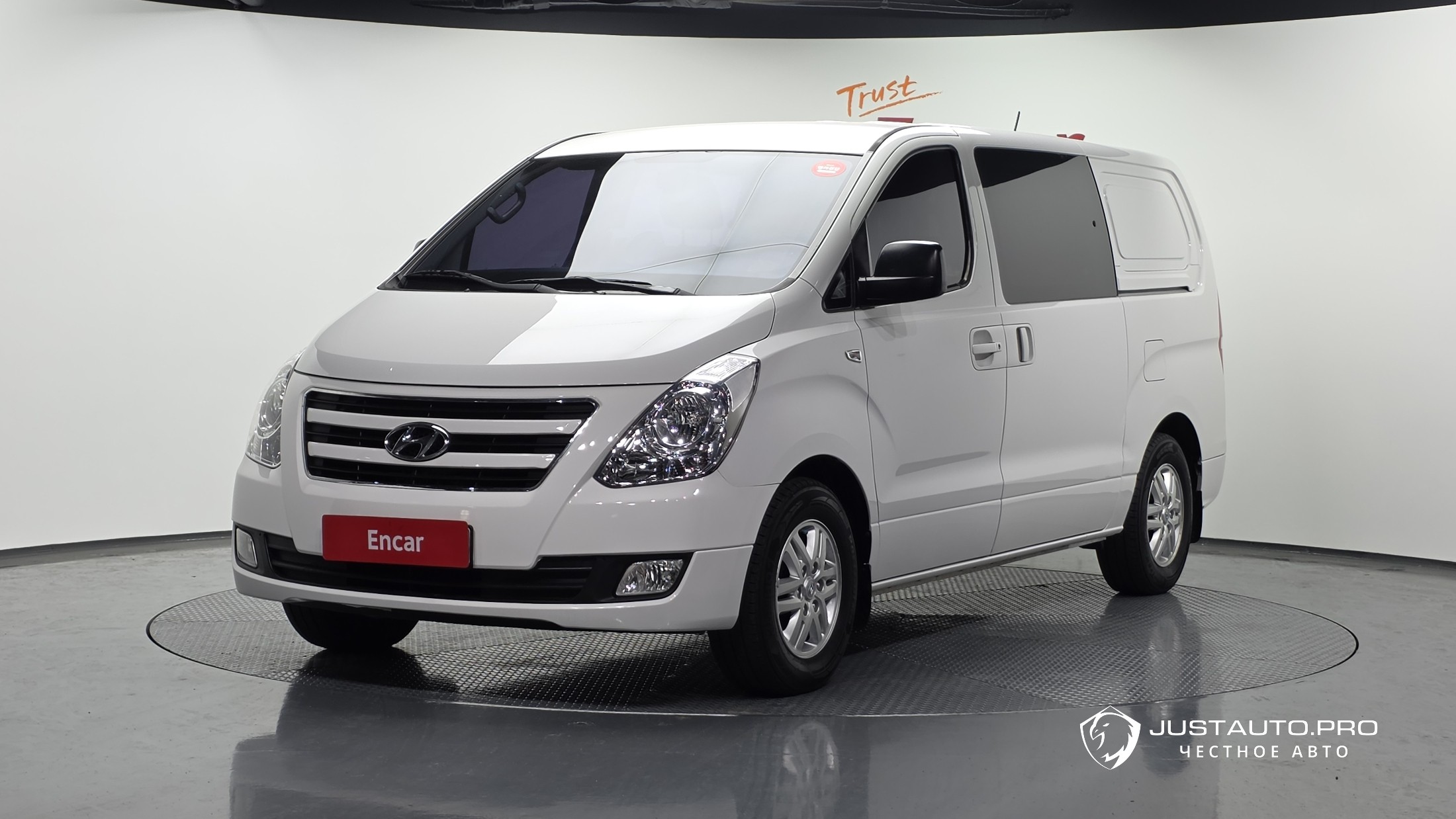 Автомобиль Hyundai Starex