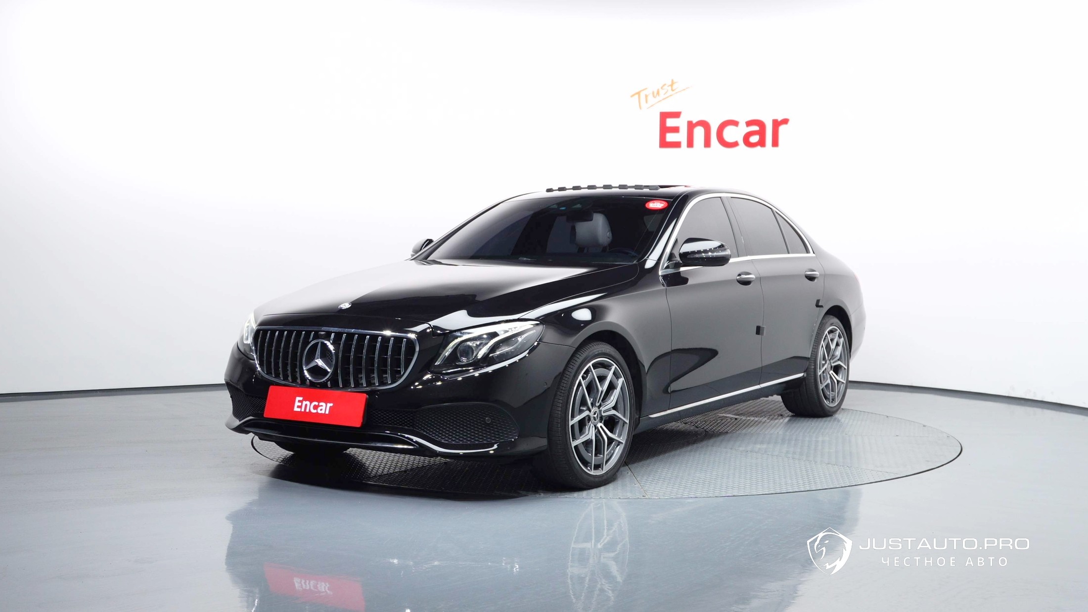 Автомобиль Mercedes-Benz E-Class