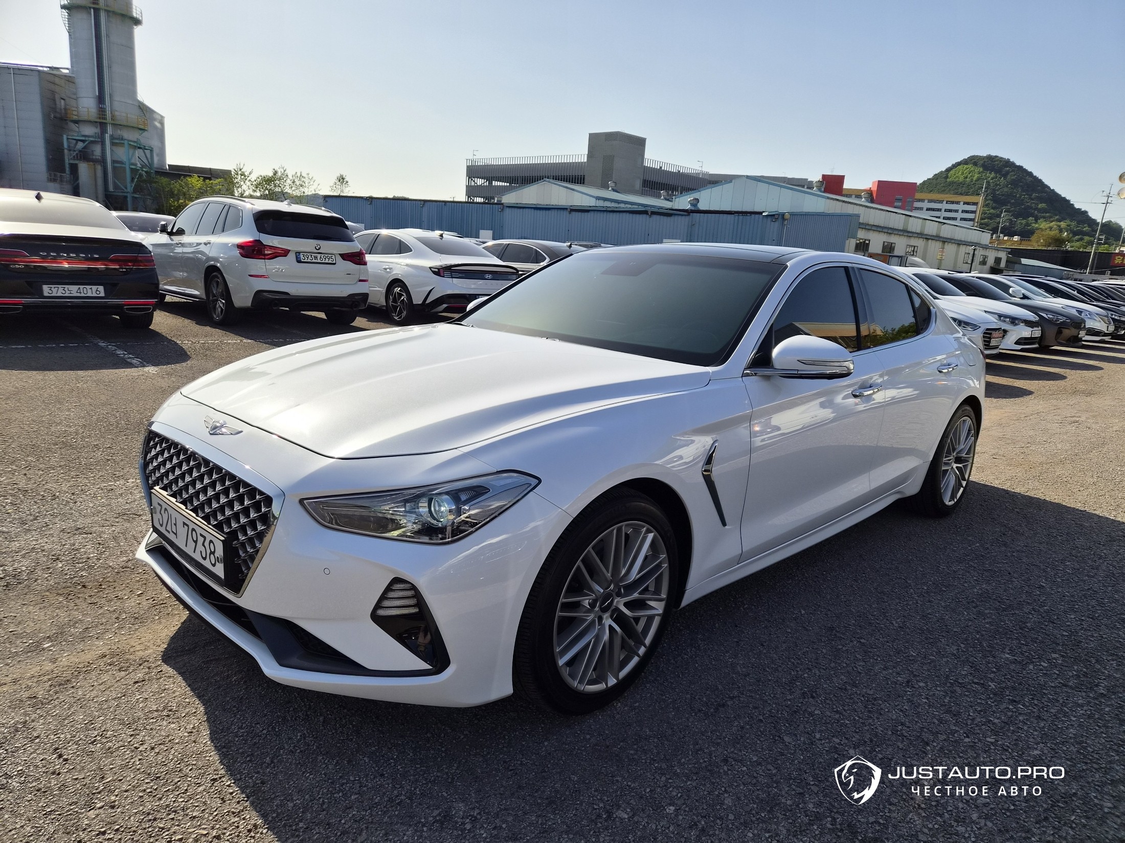 Автомобиль Genesis G70