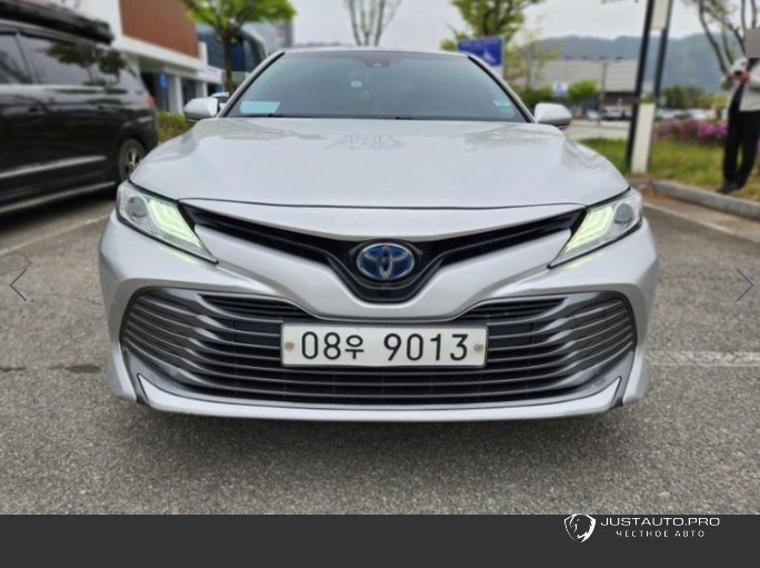 Автомобиль Toyota Camry