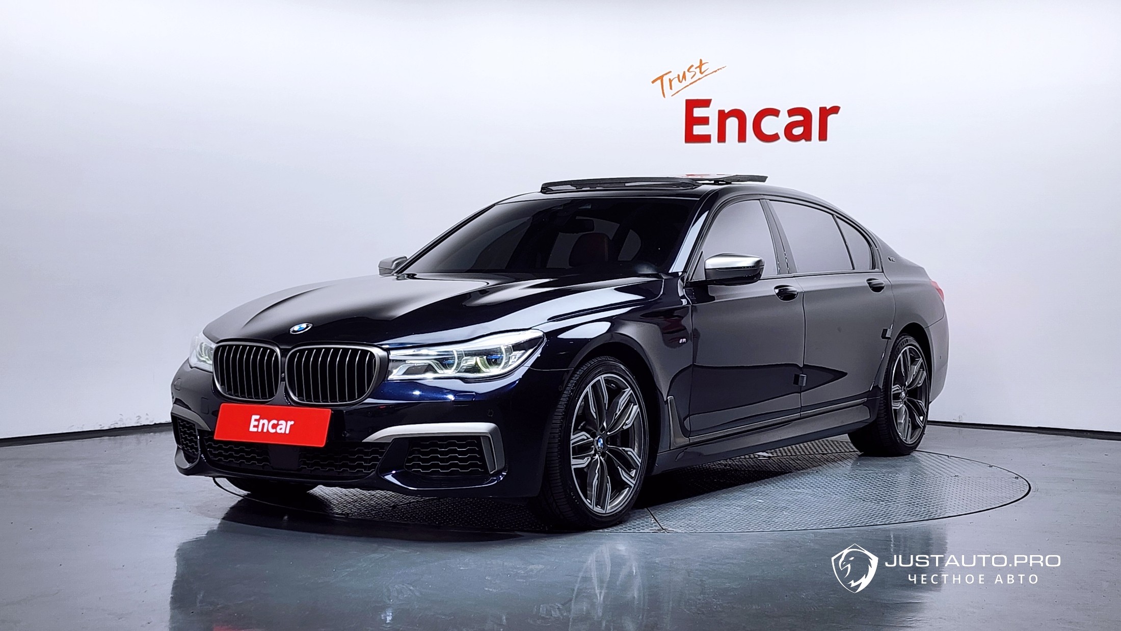 Автомобиль BMW 7-Series