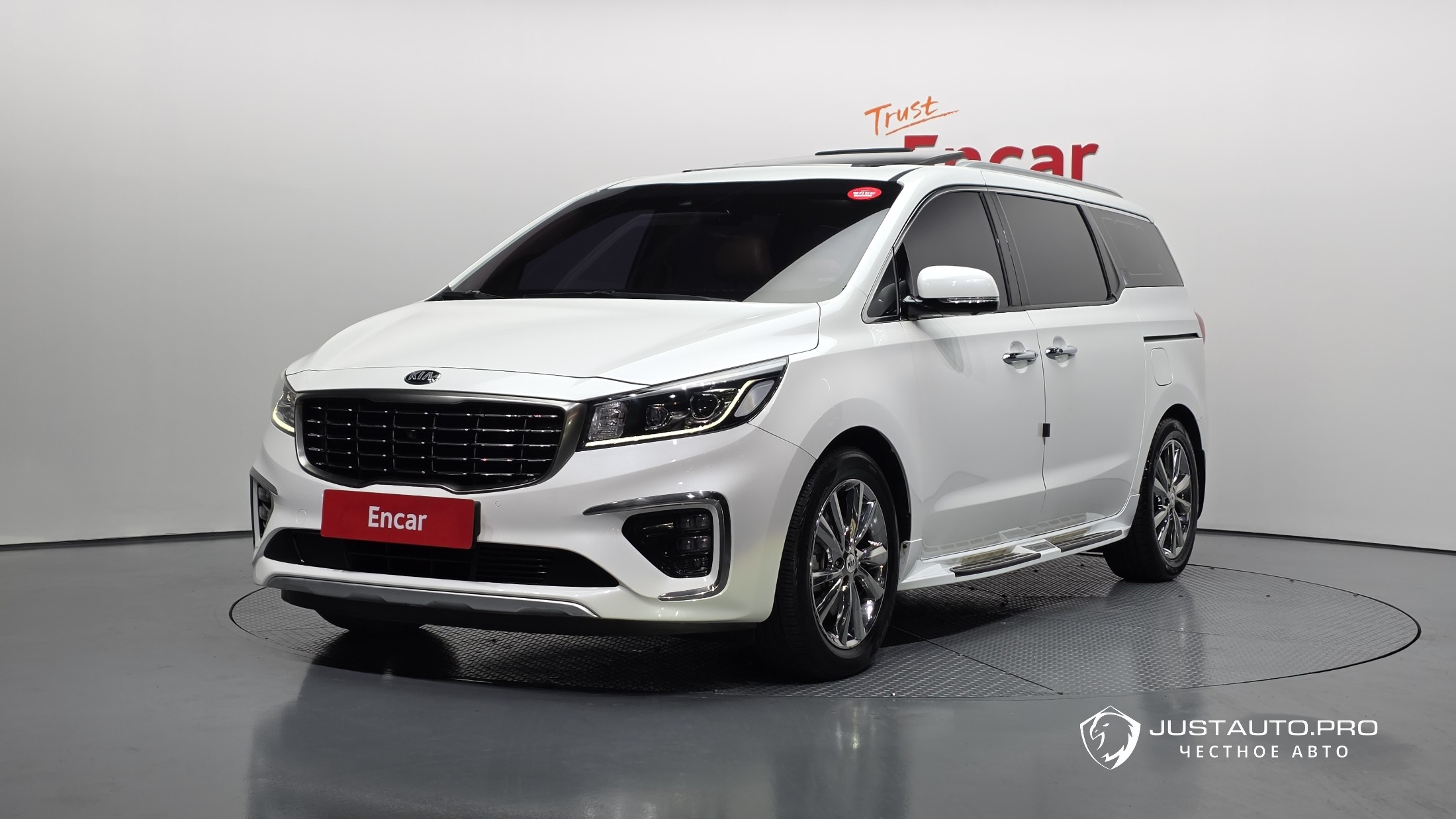 Автомобиль Kia Canival