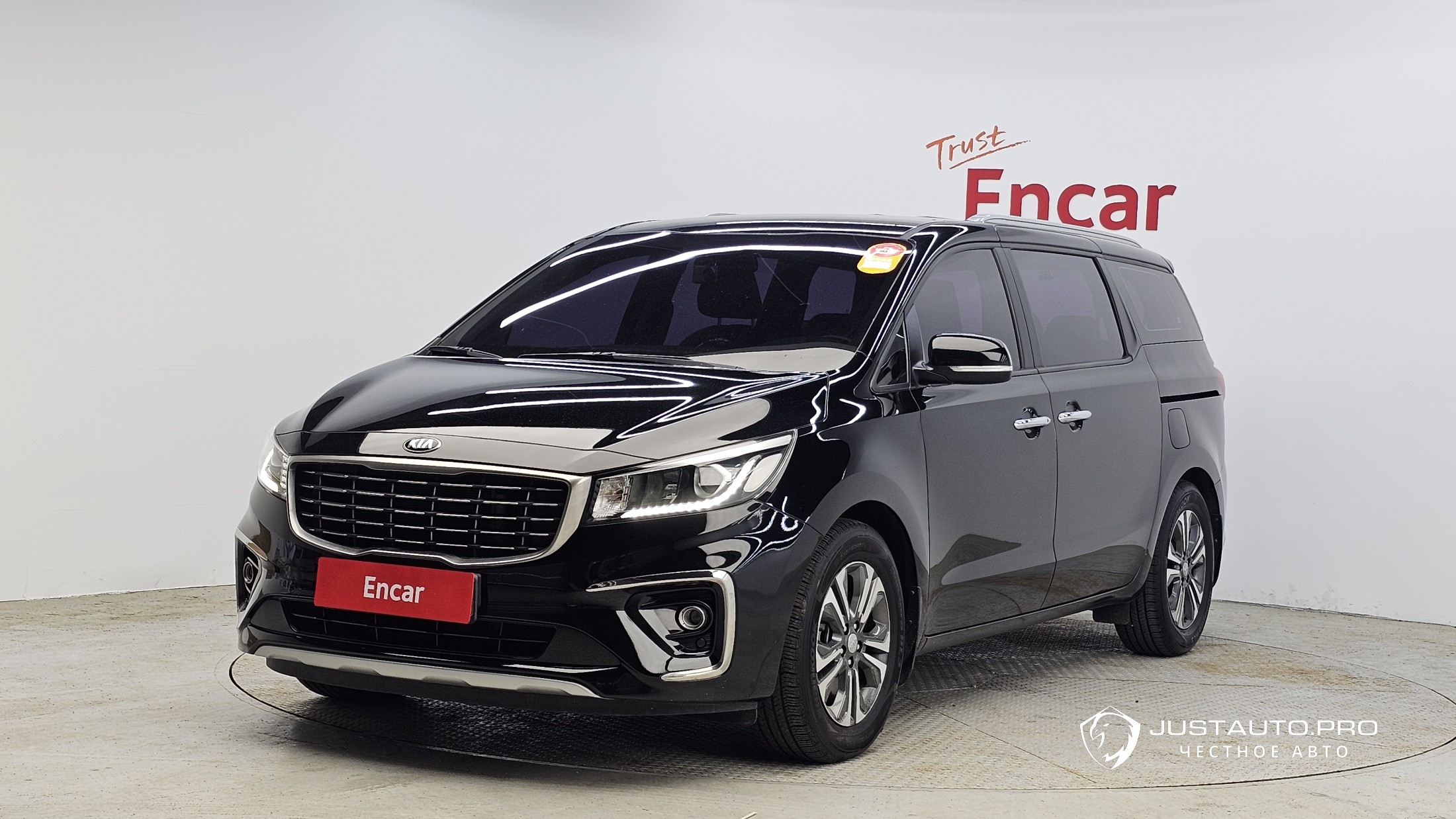 Автомобиль Kia Canival