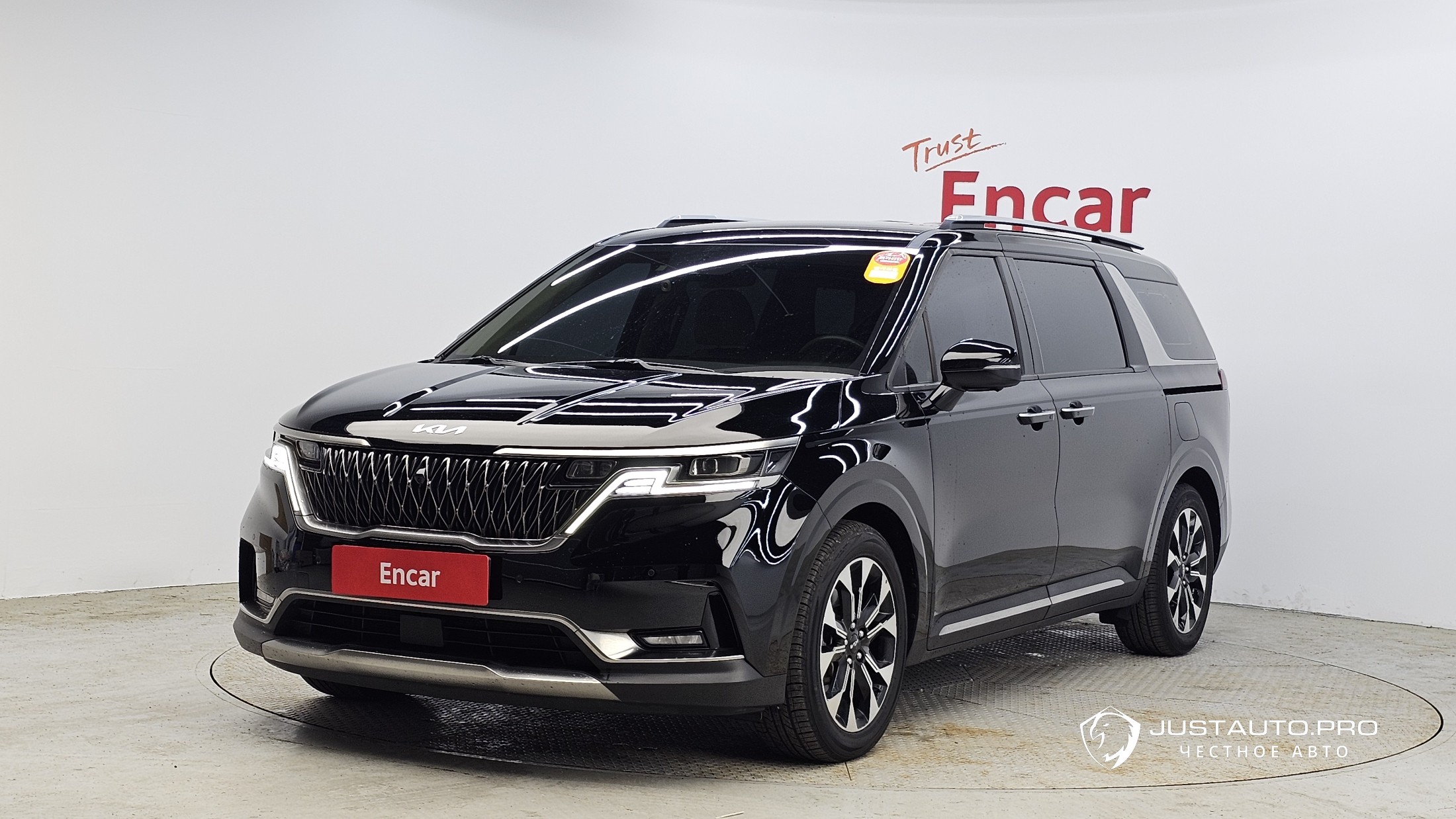 Автомобиль Kia Canival