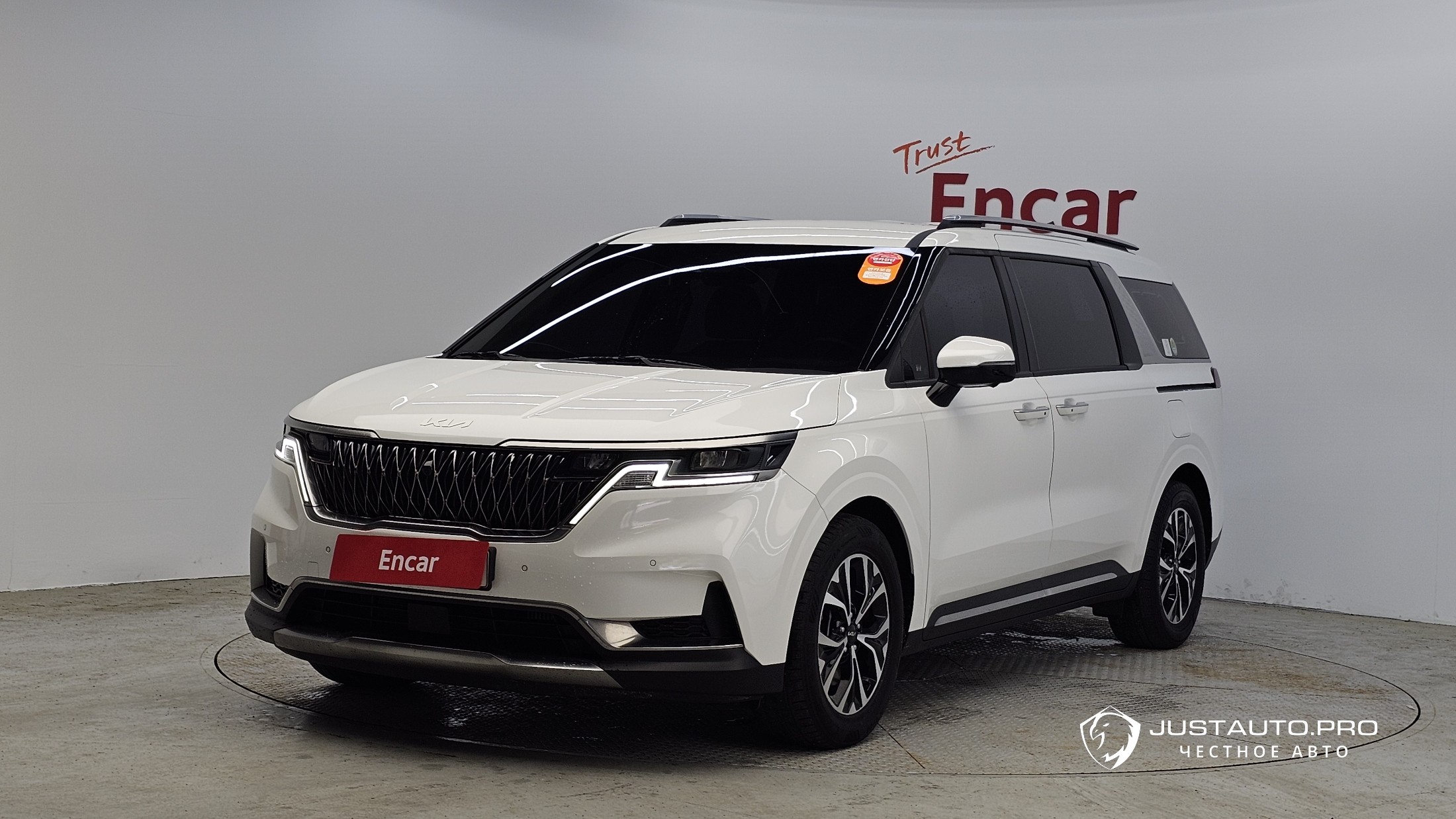 Автомобиль Kia Canival