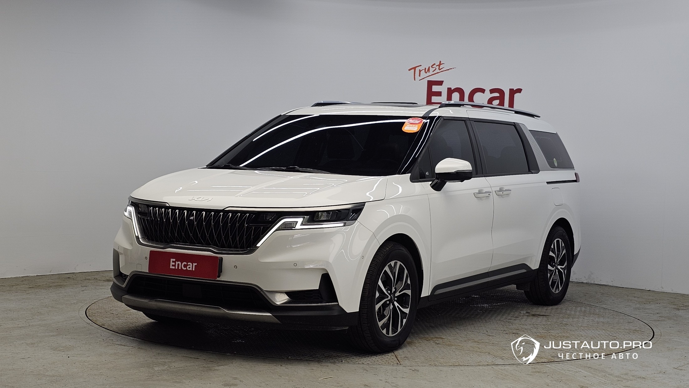 Автомобиль Kia Canival