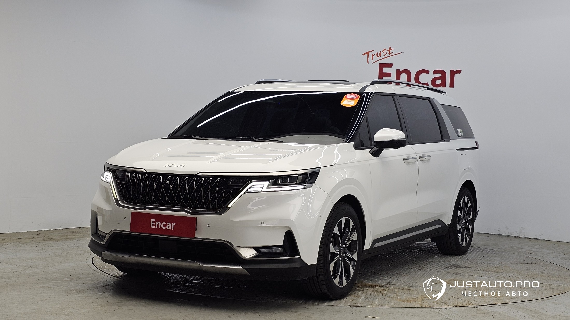 Автомобиль Kia Canival