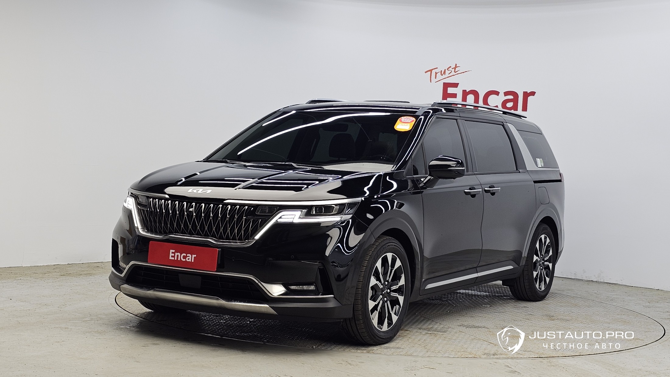 Автомобиль Kia Canival