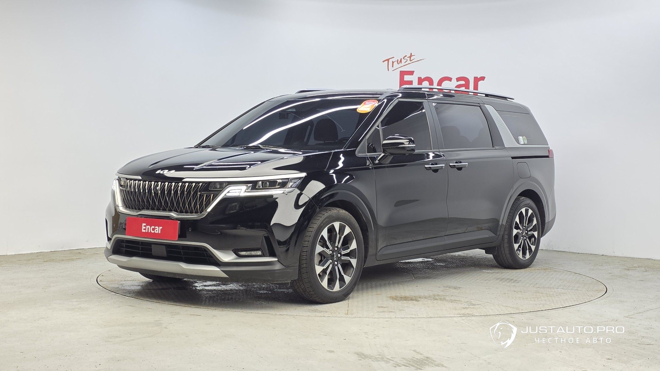 Автомобиль Kia Canival