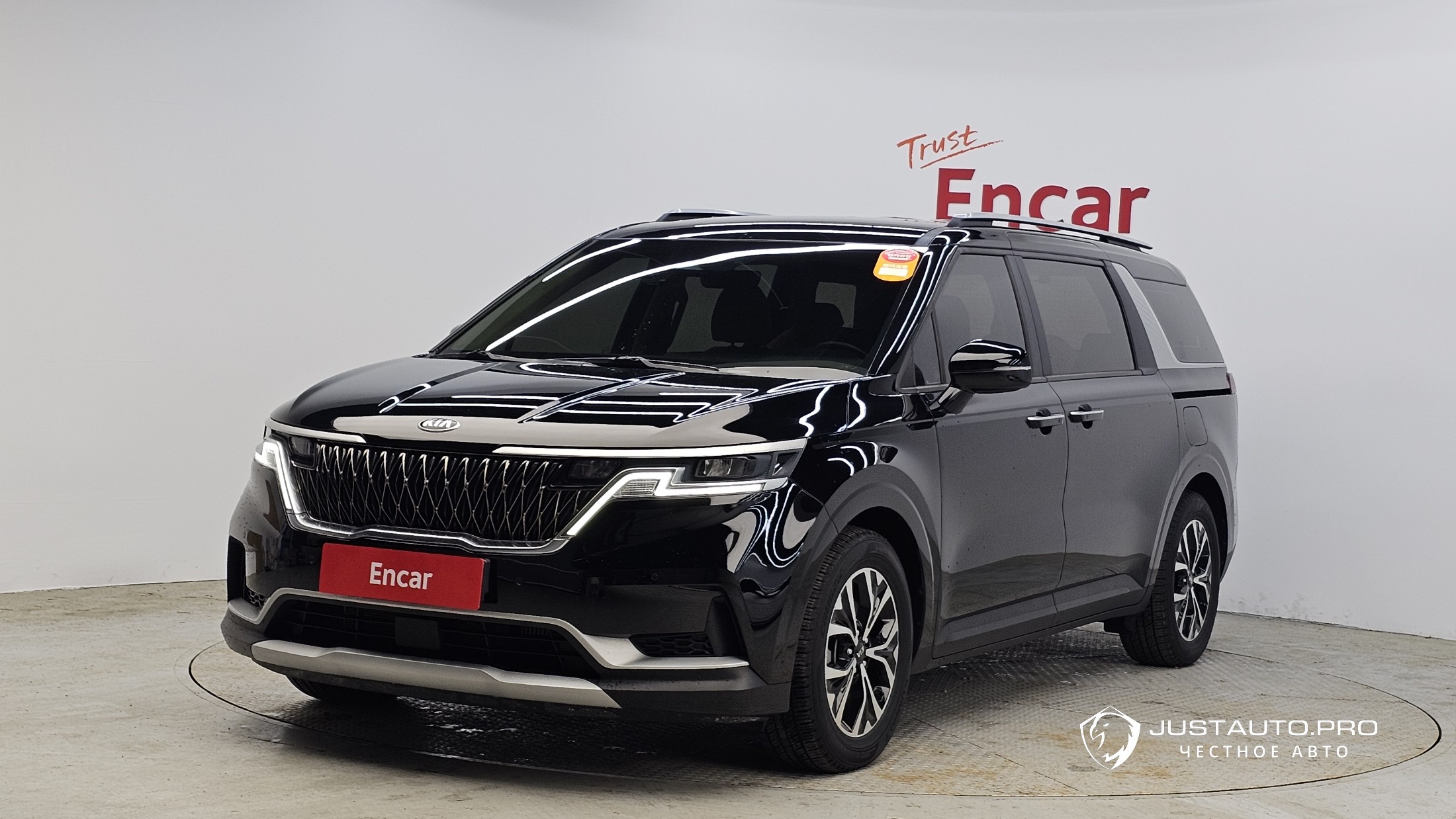 Автомобиль Kia Canival