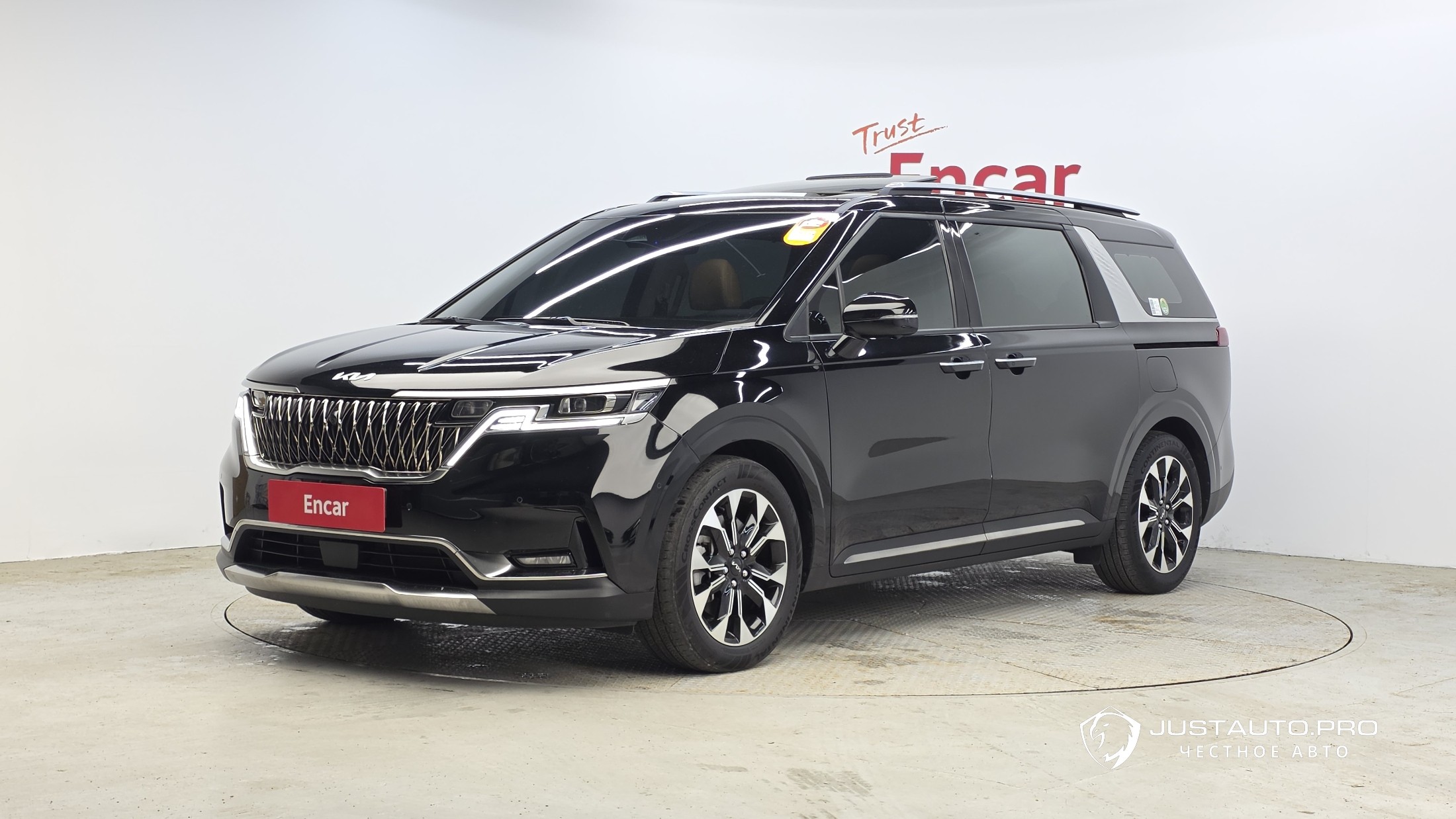 Автомобиль Kia Canival
