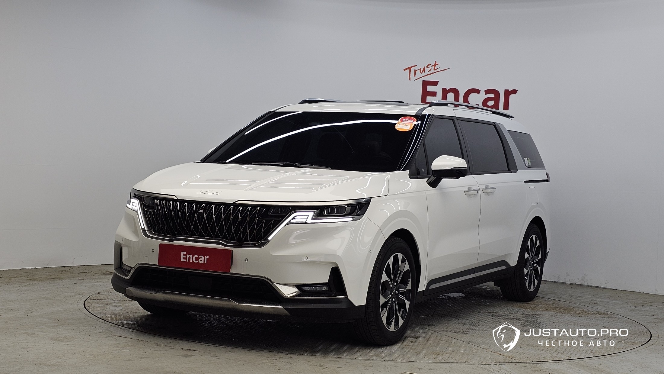 Автомобиль Kia Canival