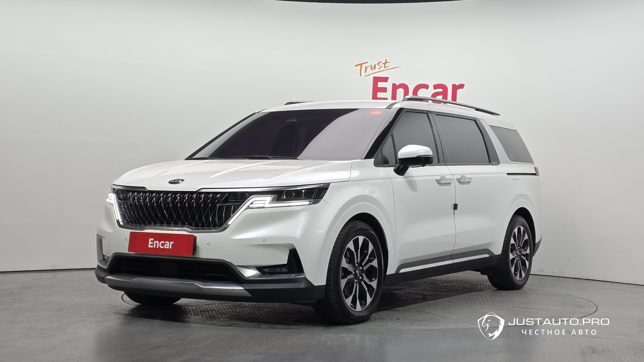 Автомобиль Kia Canival