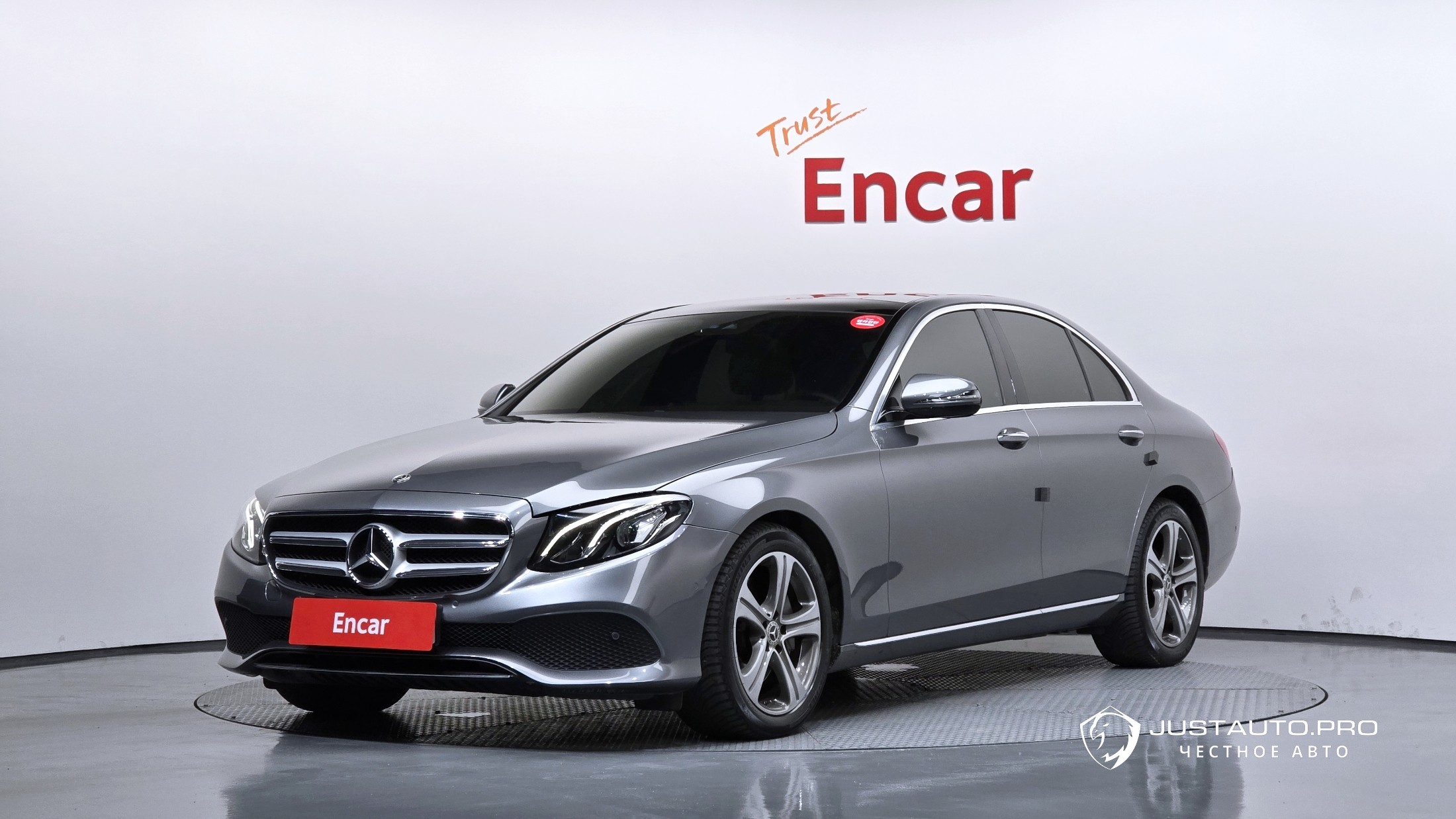 Автомобиль Mercedes-Benz E-Class