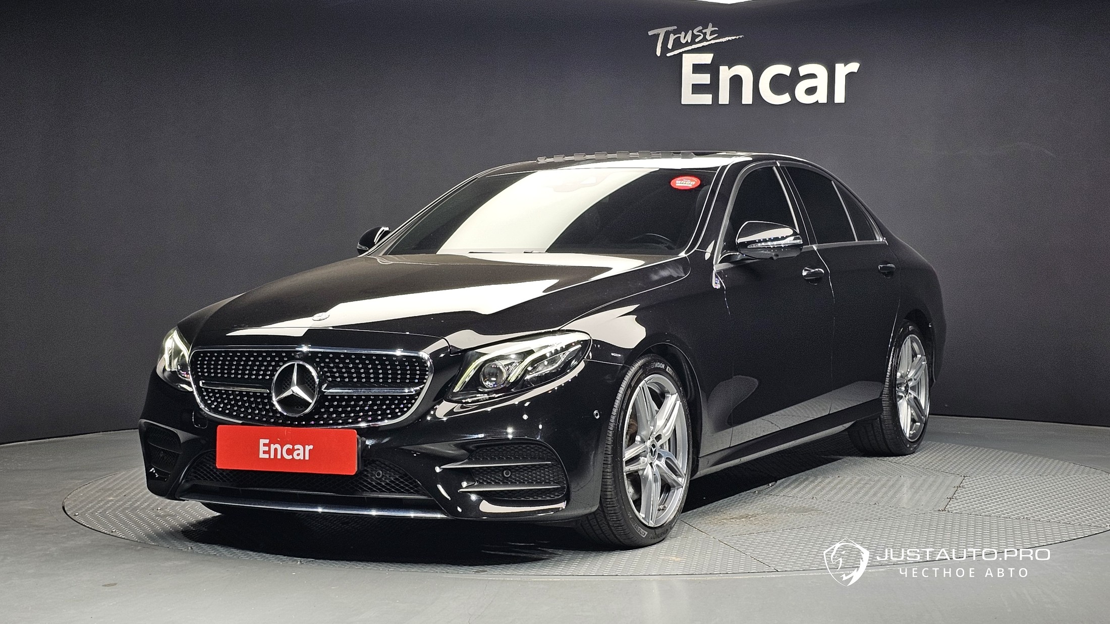 Автомобиль Mercedes-Benz E-Class
