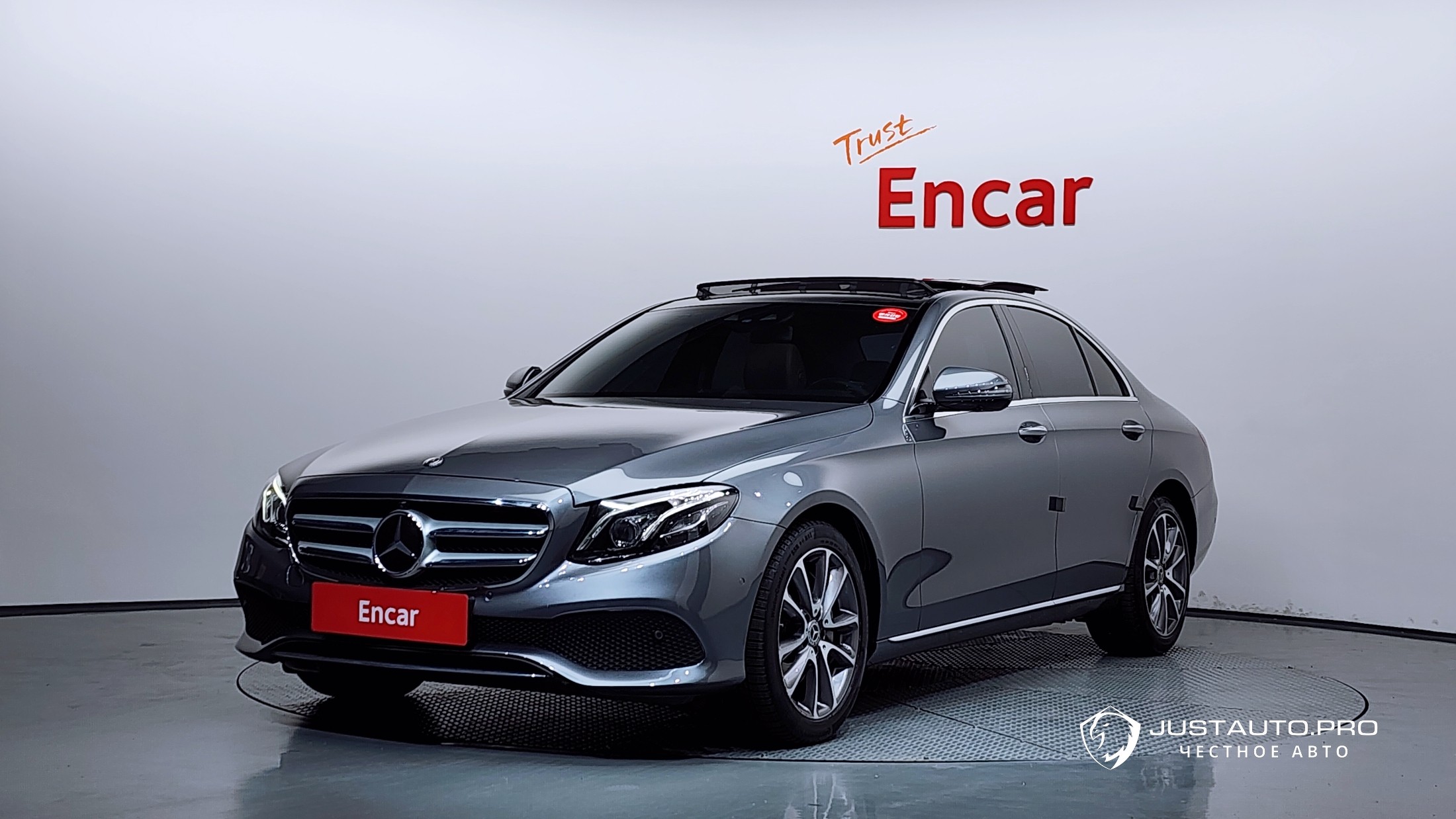 Автомобиль Mercedes-Benz E-Class