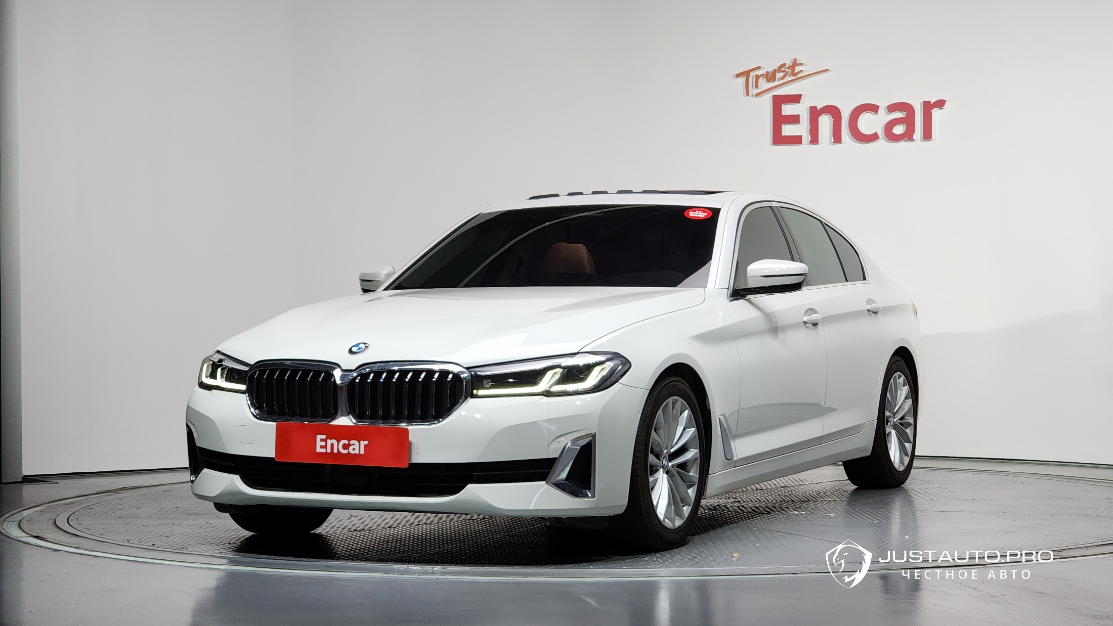 Автомобиль BMW 5-Series