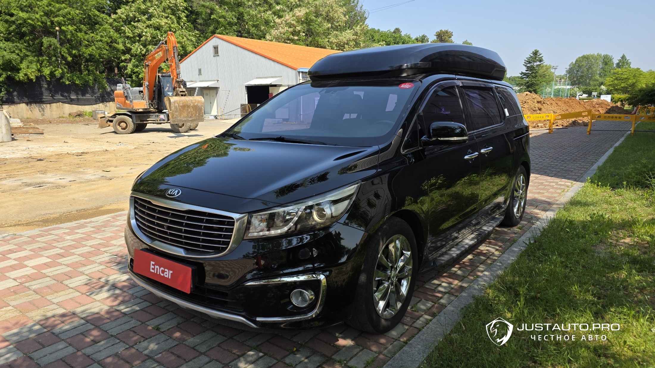 Автомобиль Kia Canival