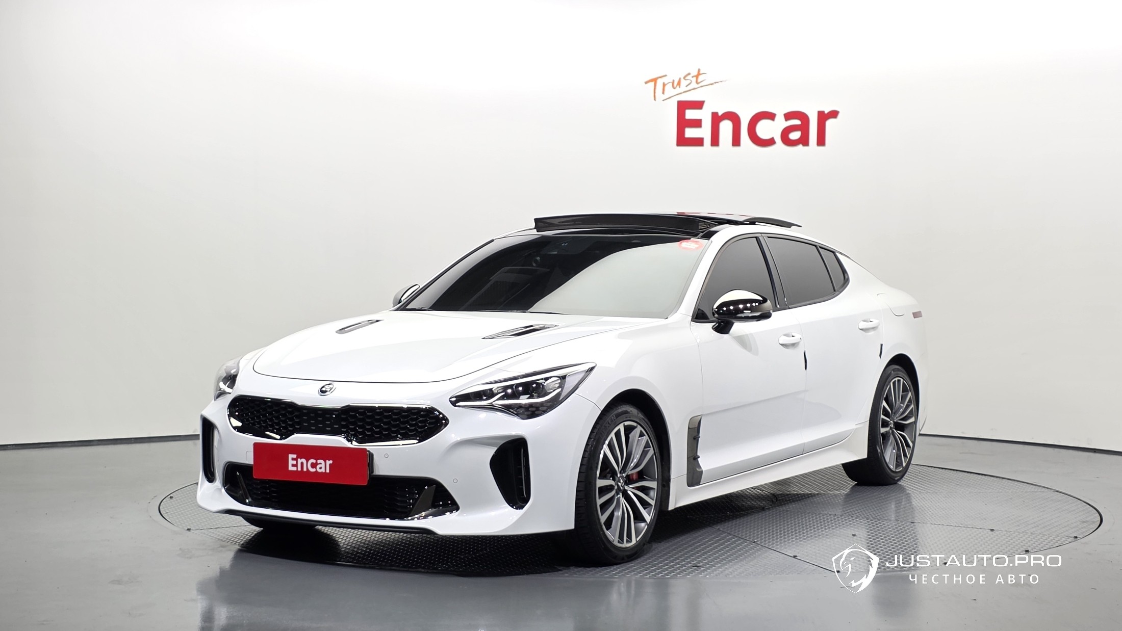 Автомобиль Kia Stinger