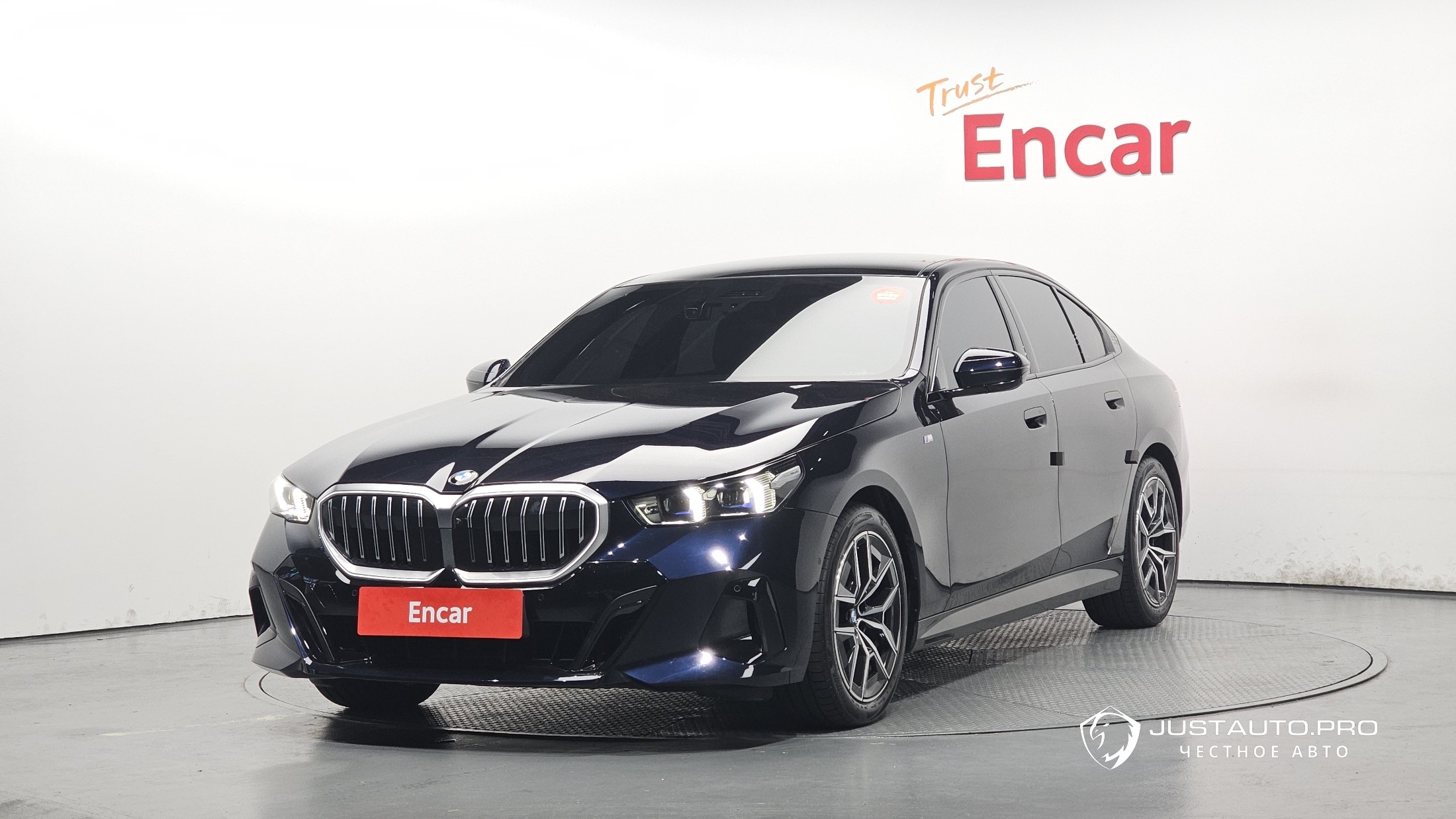 Автомобиль BMW 5-Series