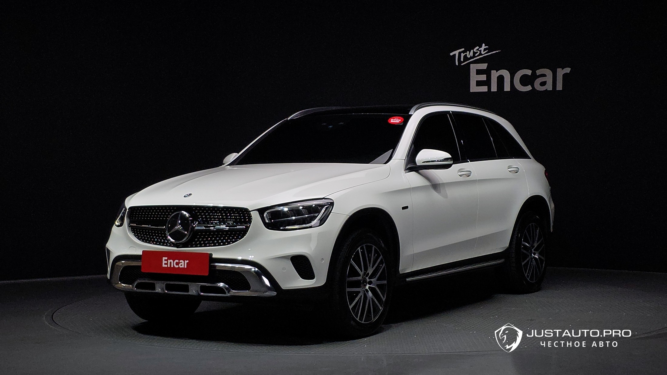Автомобиль Mercedes-Benz GLC-Class
