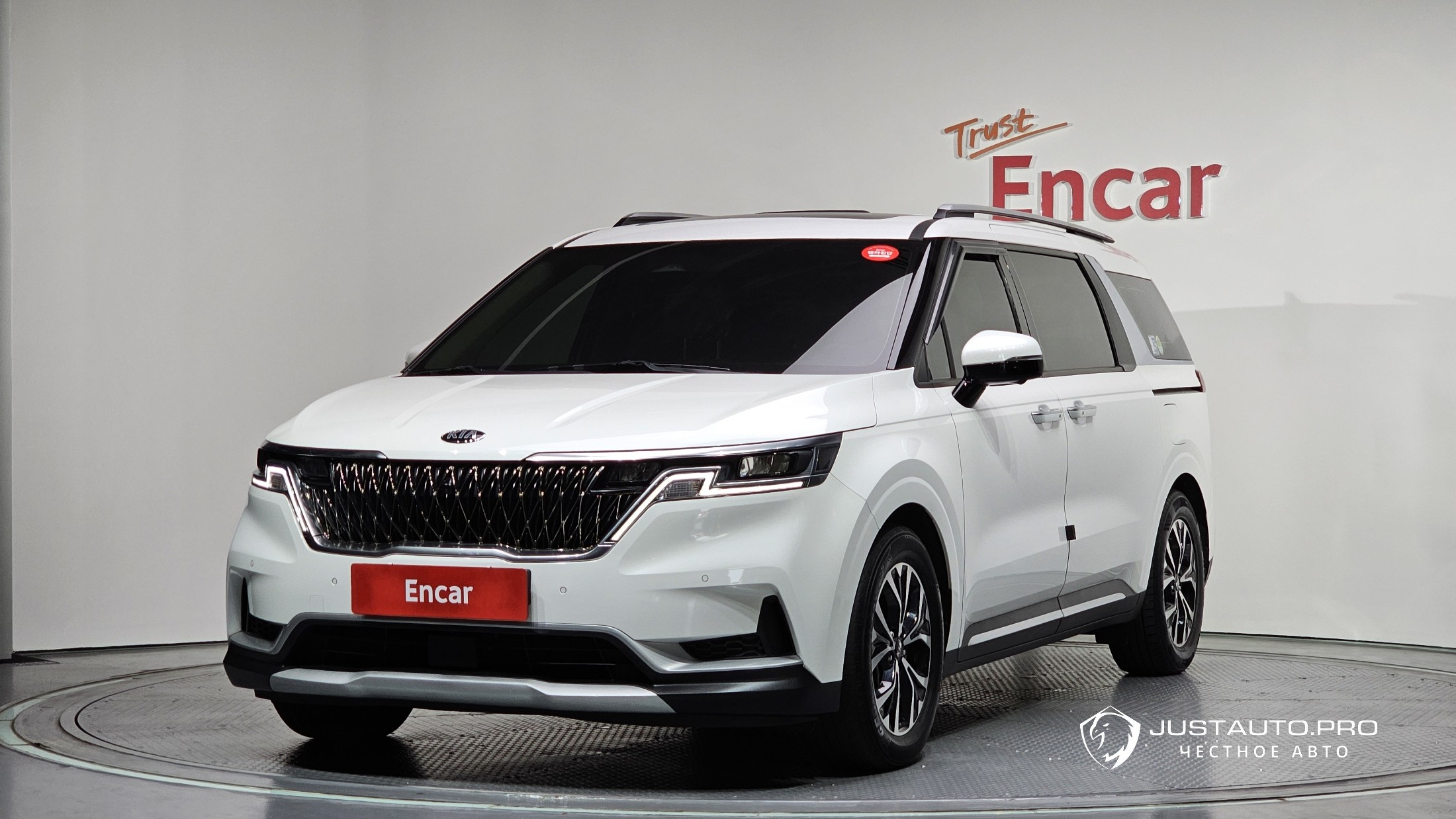 Автомобиль Kia Canival