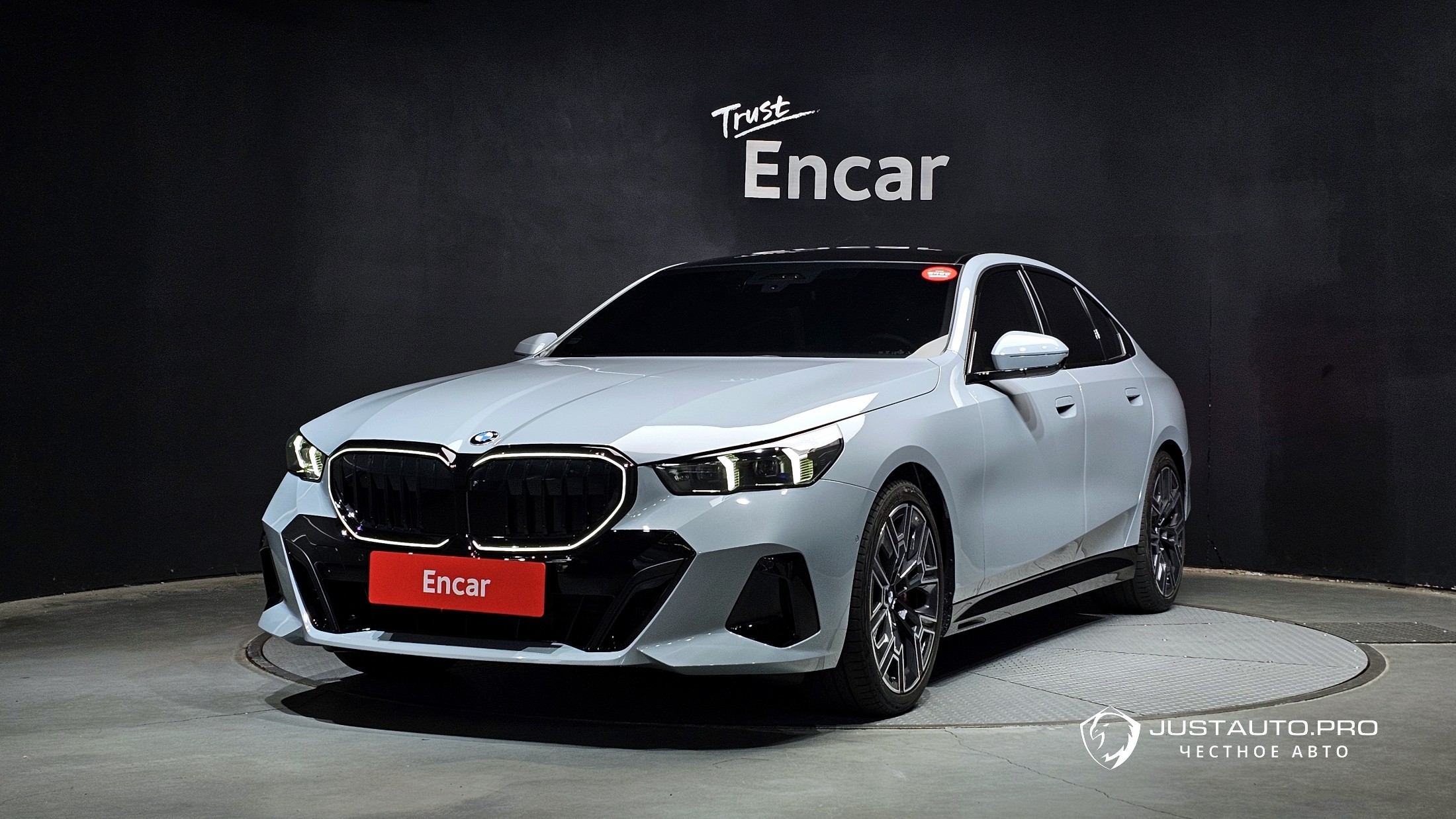 Автомобиль BMW 5-Series