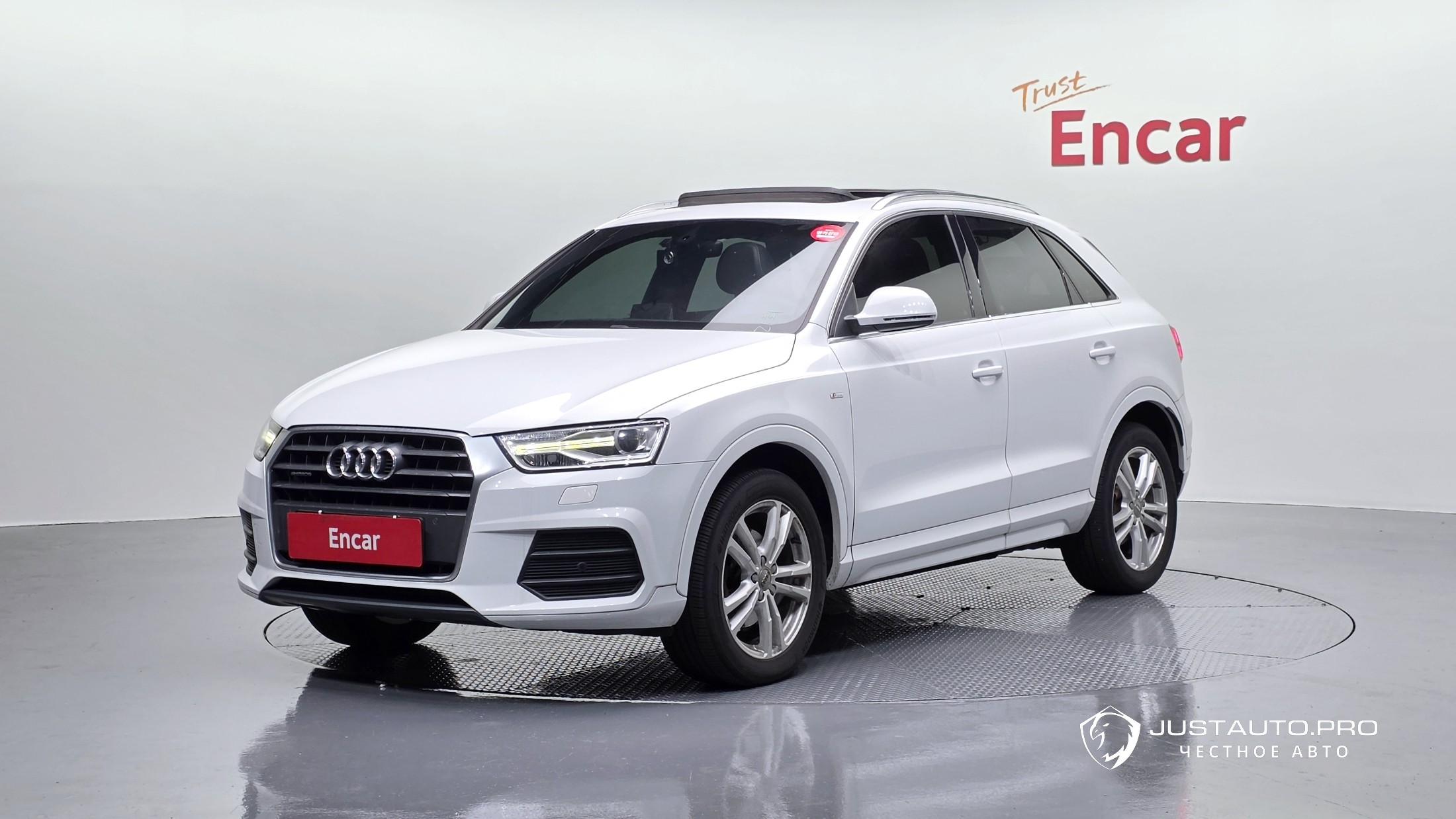 Автомобиль Audi Q3