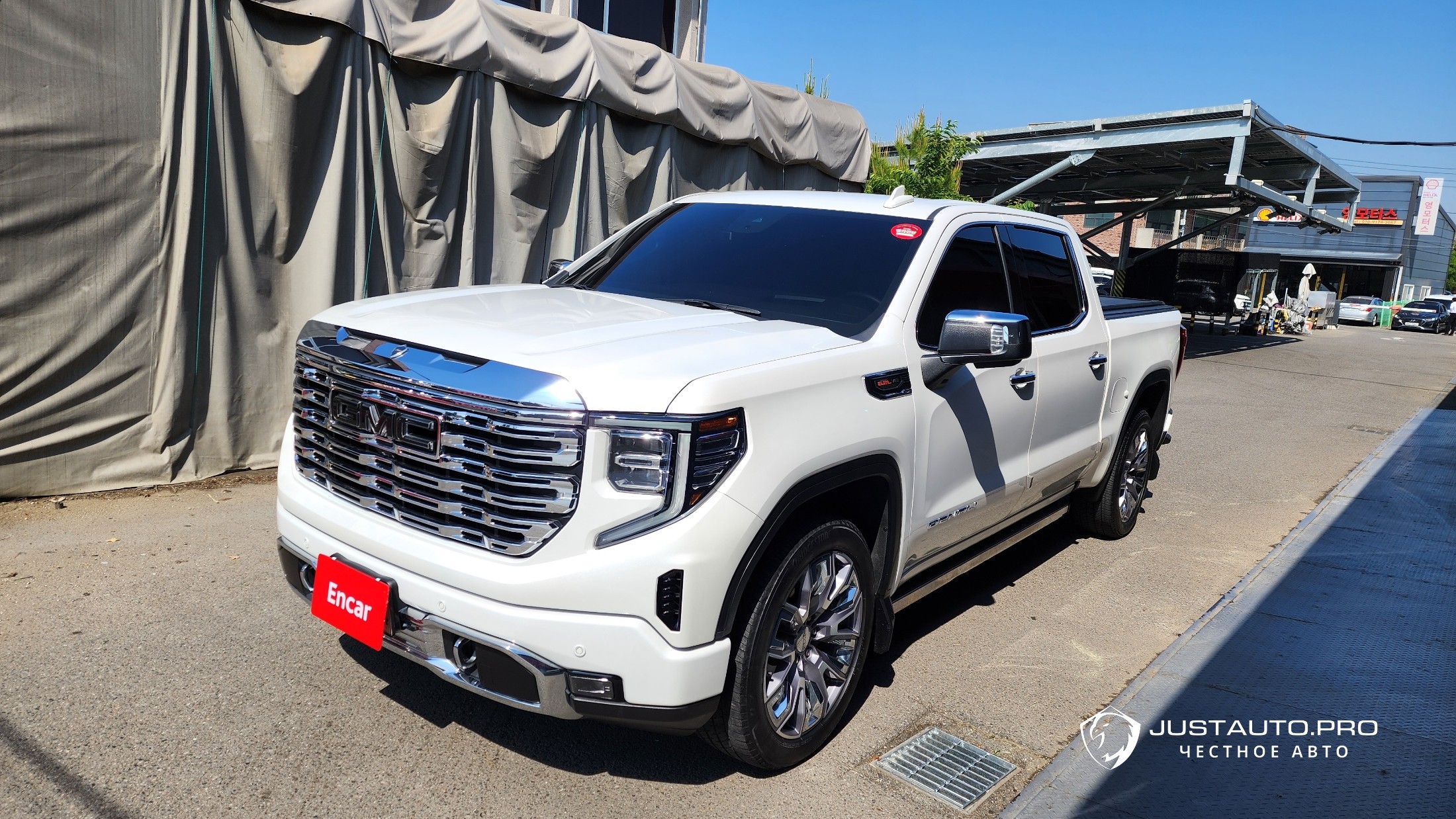 Автомобиль GMC Sierra