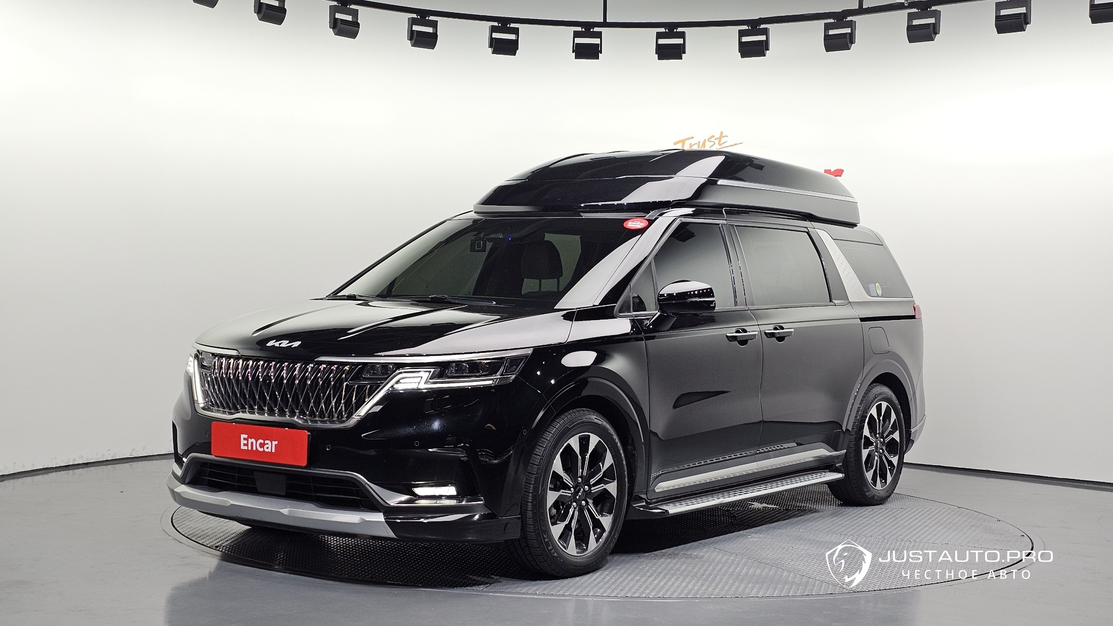 Автомобиль Kia Canival