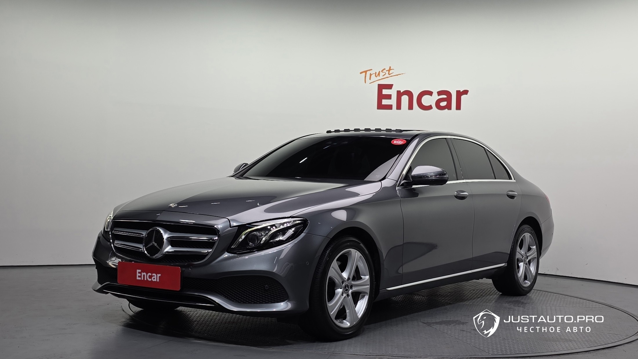 Автомобиль Mercedes-Benz E-Class