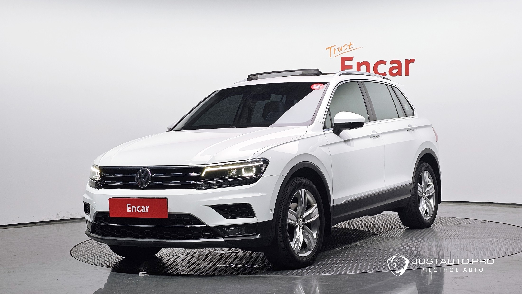Автомобиль Volkswagen Tiguan
