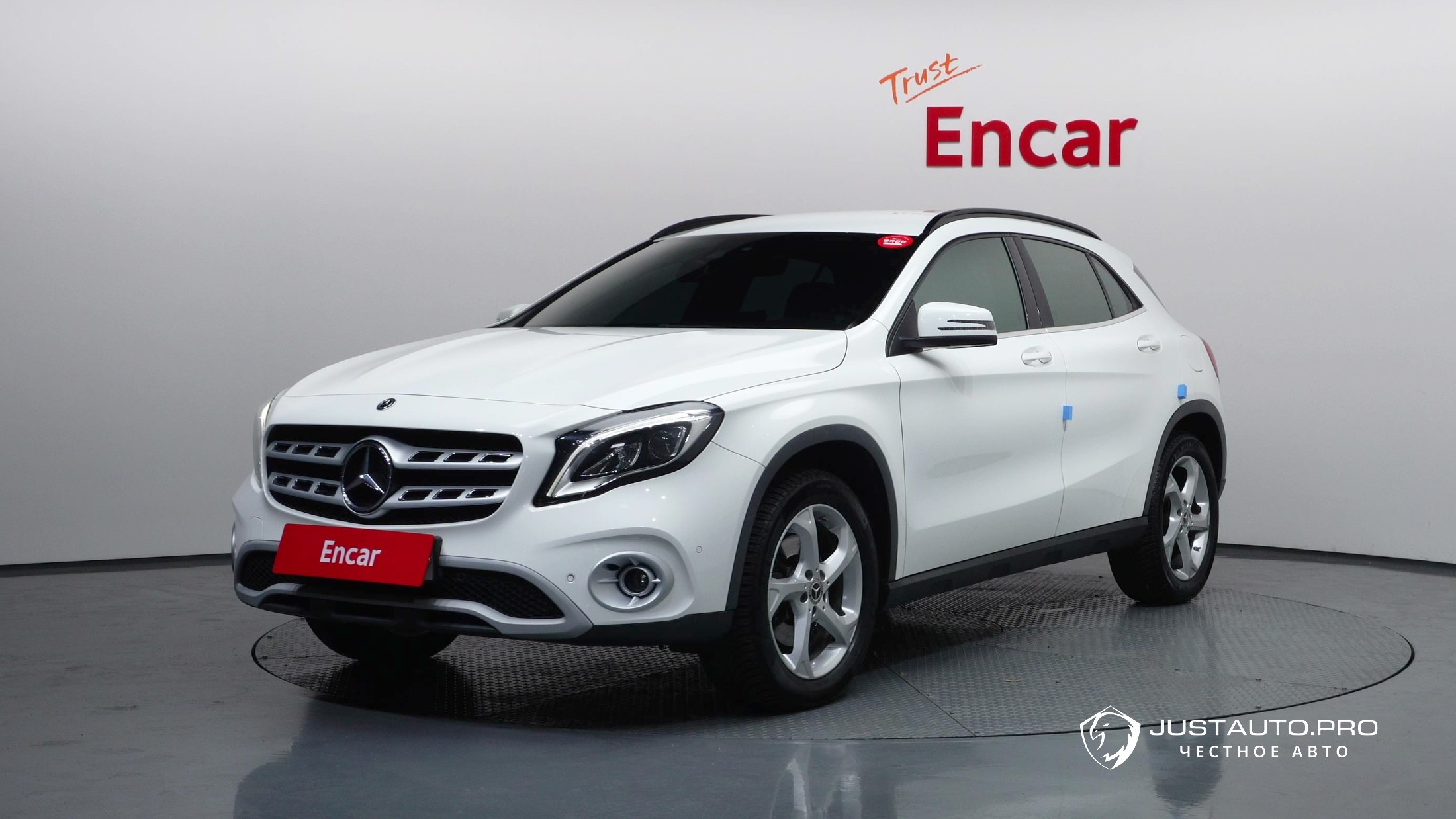 Автомобиль Mercedes-Benz GLA-Class